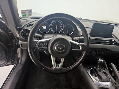 Steering Wheel & Instrument Cluster (On)