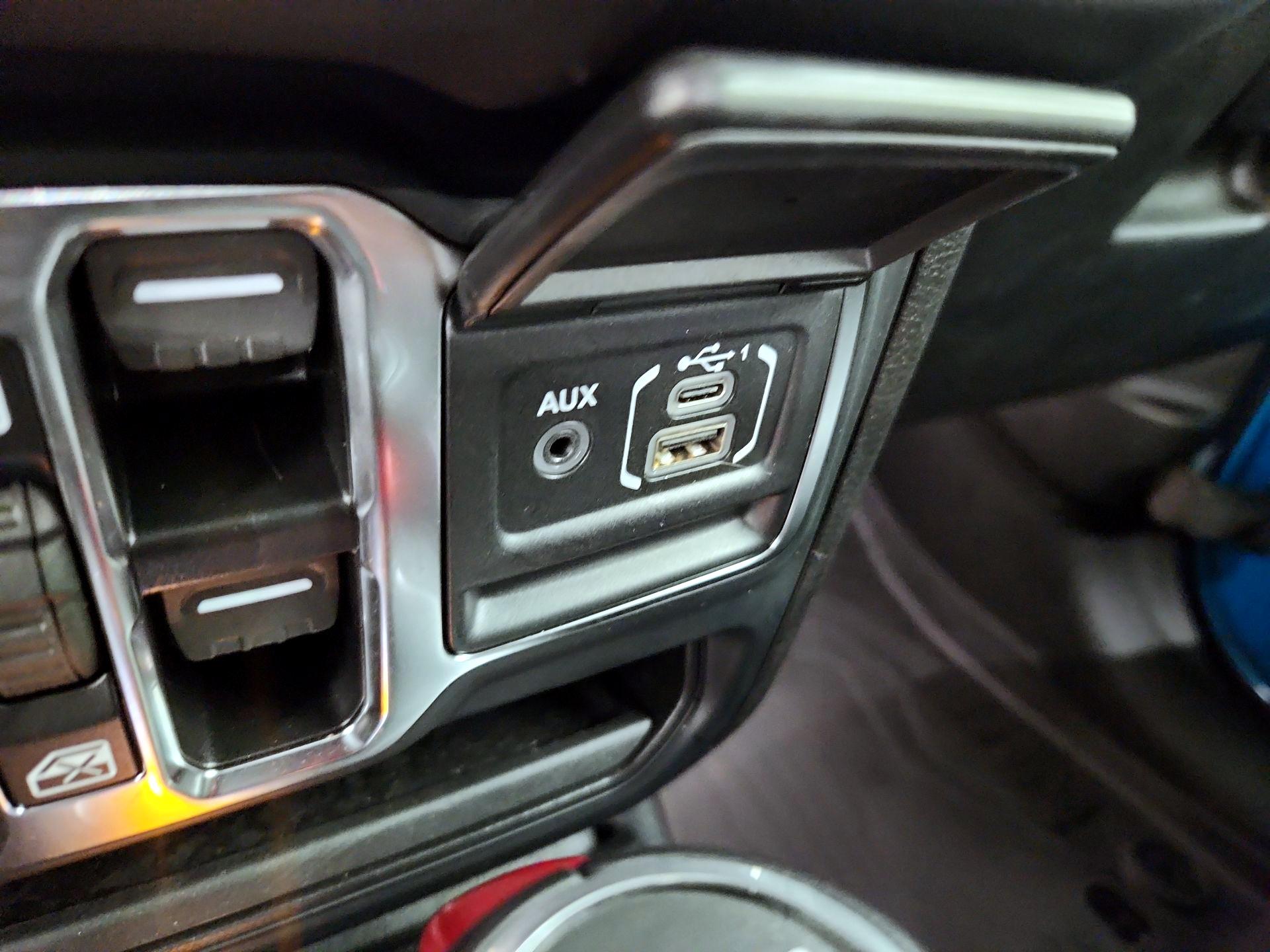 Thumbnail: 2024 Jeep Wrangler - 18