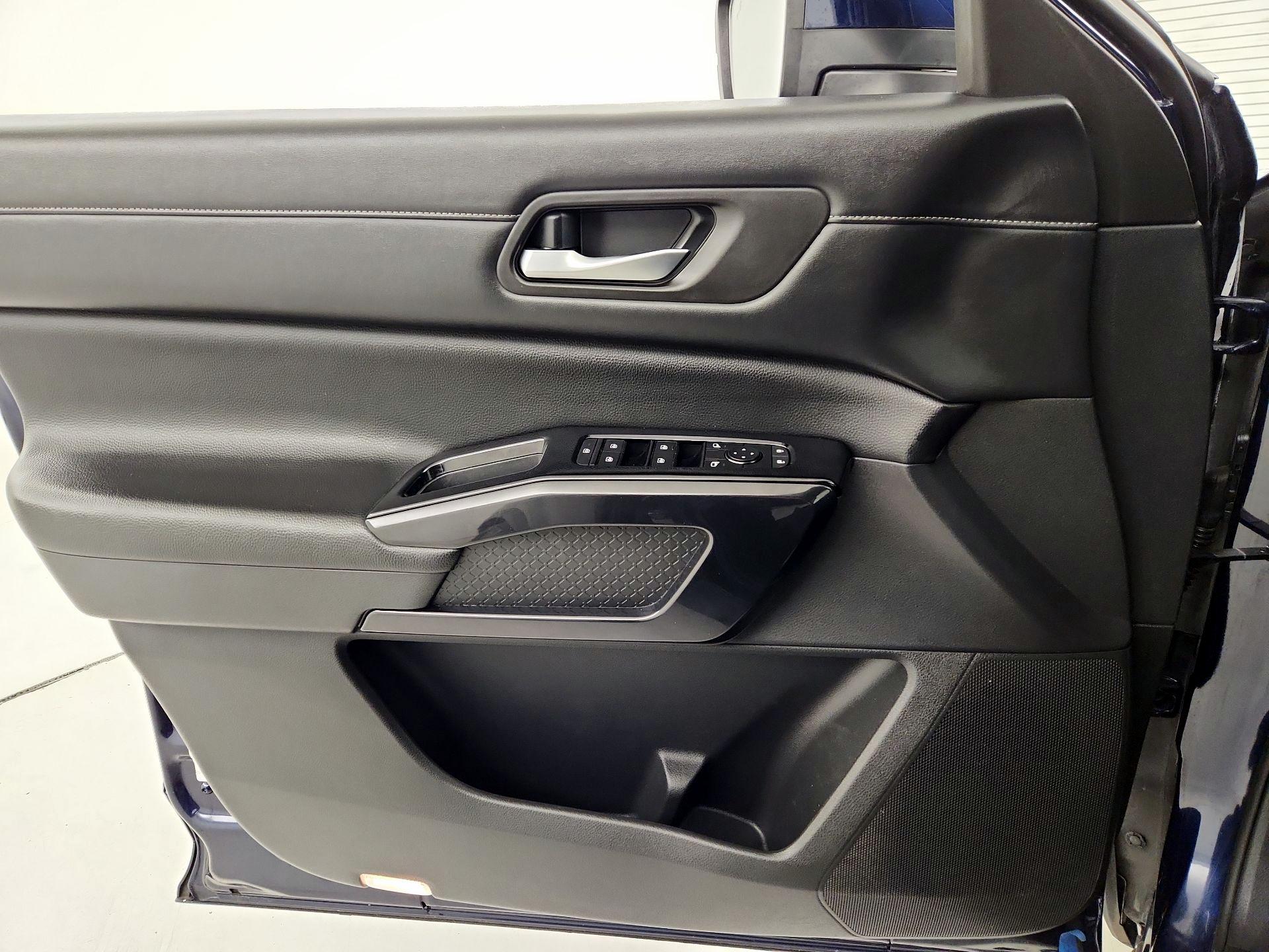 Thumbnail: 2022 Nissan Pathfinder - 12