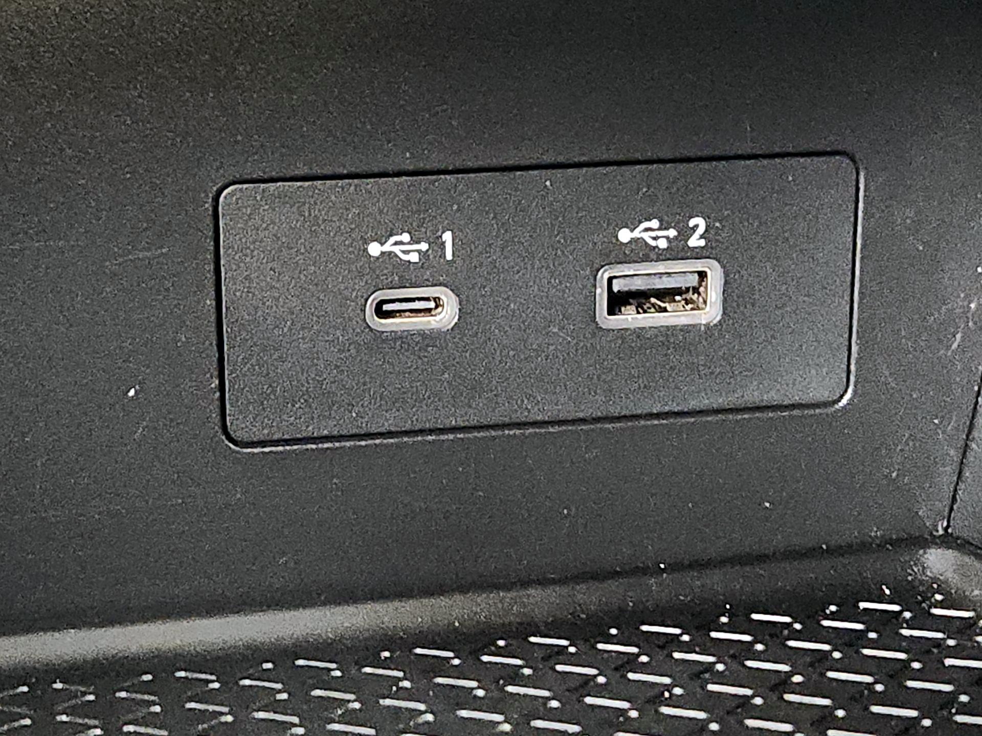 Thumbnail: 2022 Nissan Pathfinder - 18