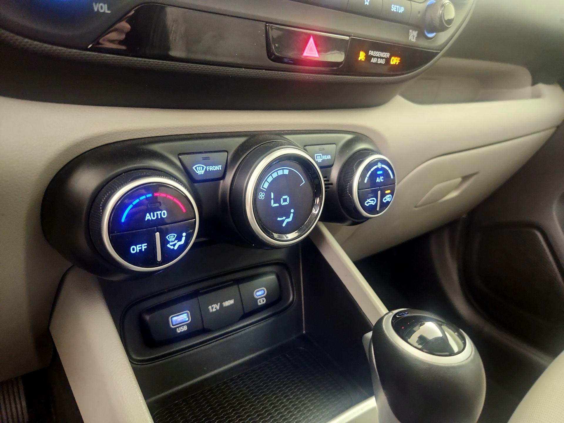 Thumbnail: 2024 Hyundai Venue - 16