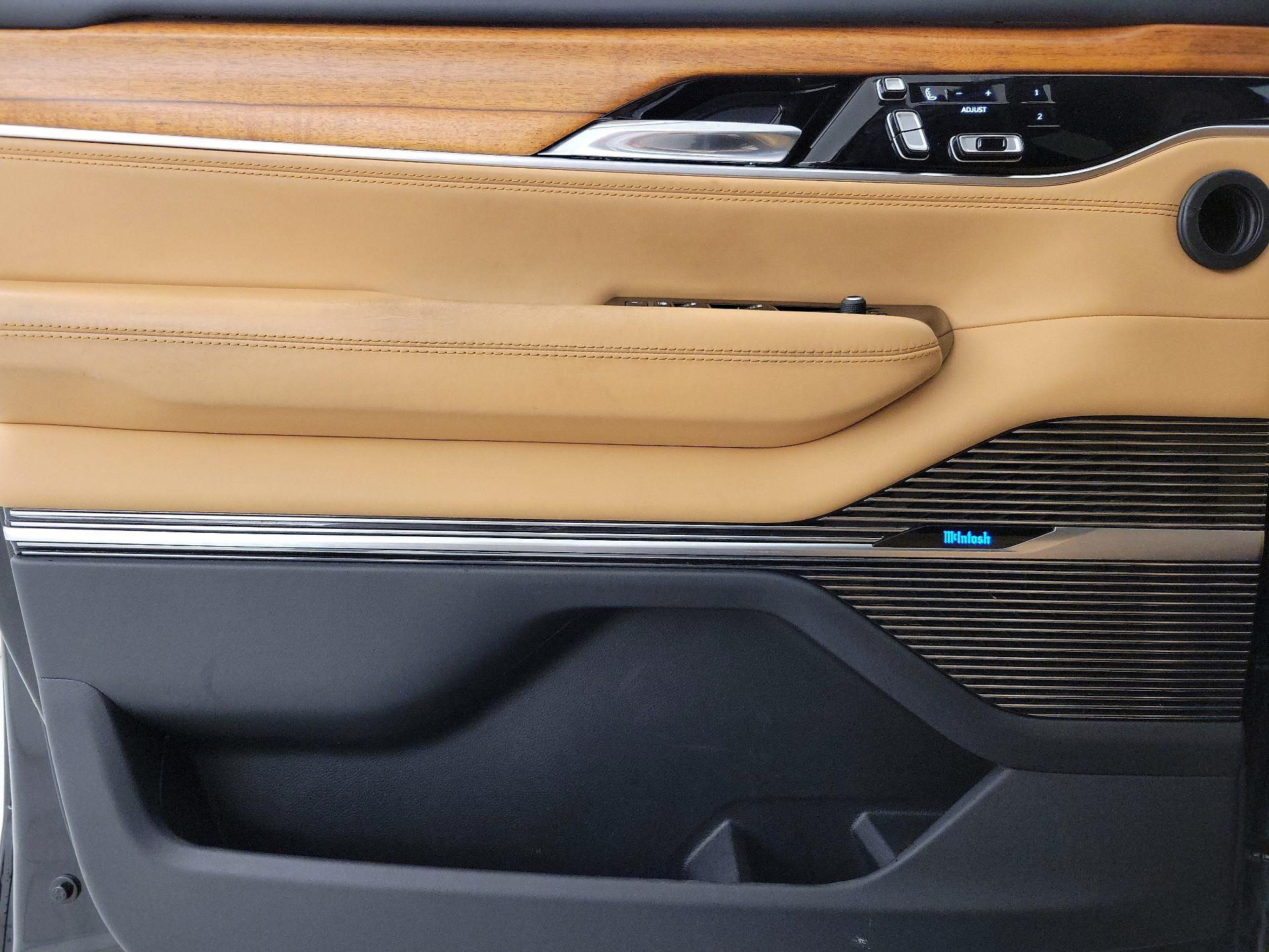 Thumbnail: 2022 Jeep Grand Wagoneer - 12