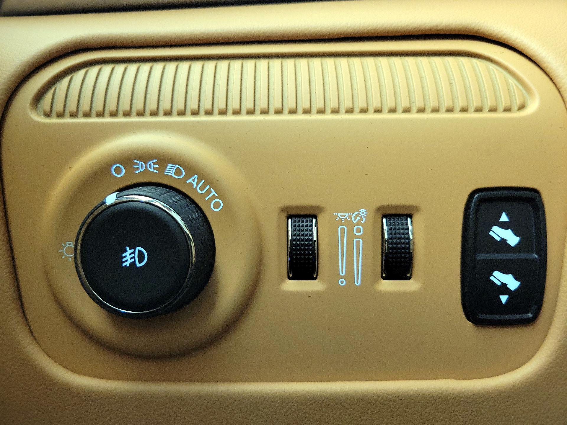 Thumbnail: 2022 Jeep Grand Wagoneer - 13