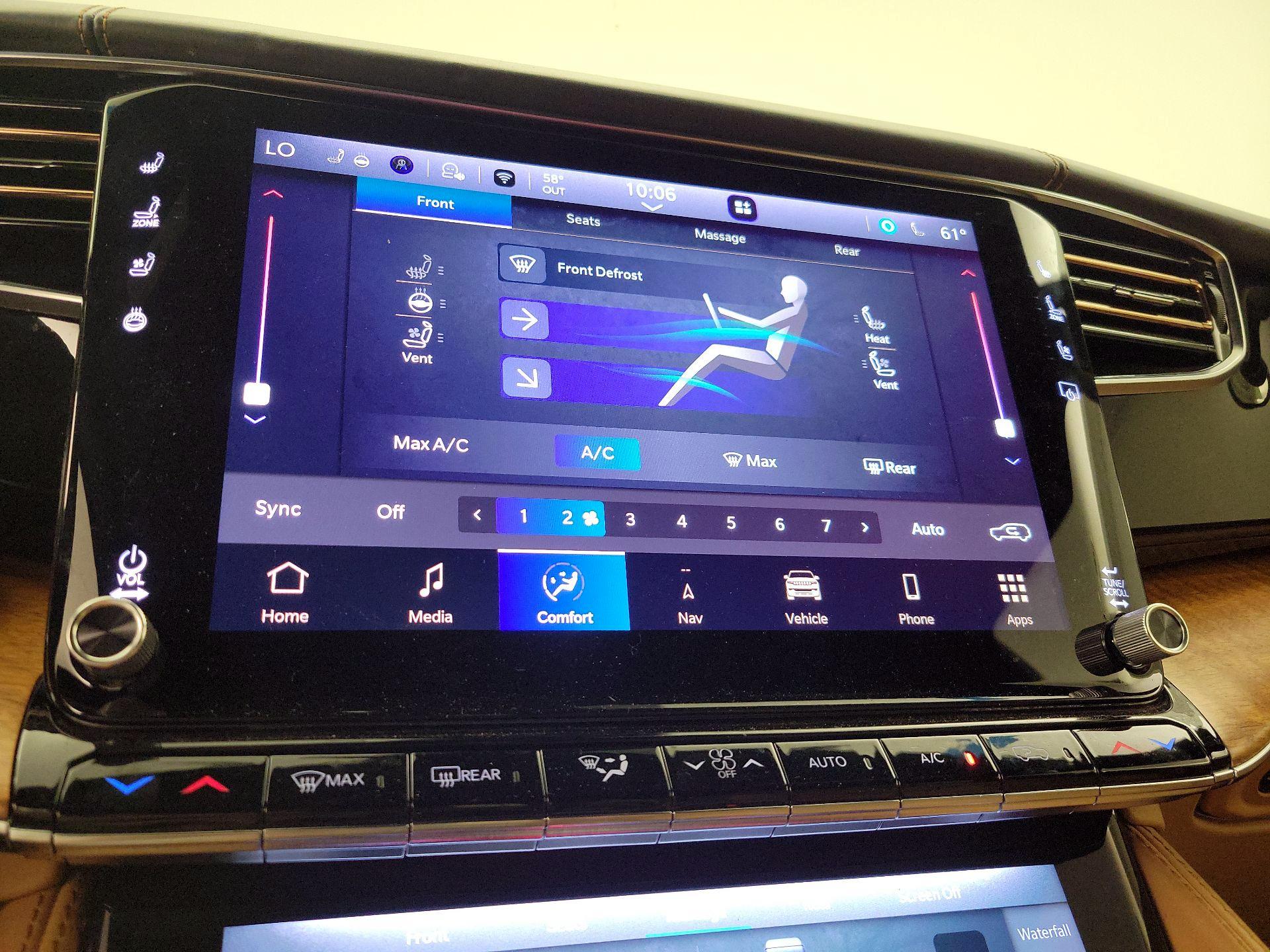 Thumbnail: 2022 Jeep Grand Wagoneer - 17