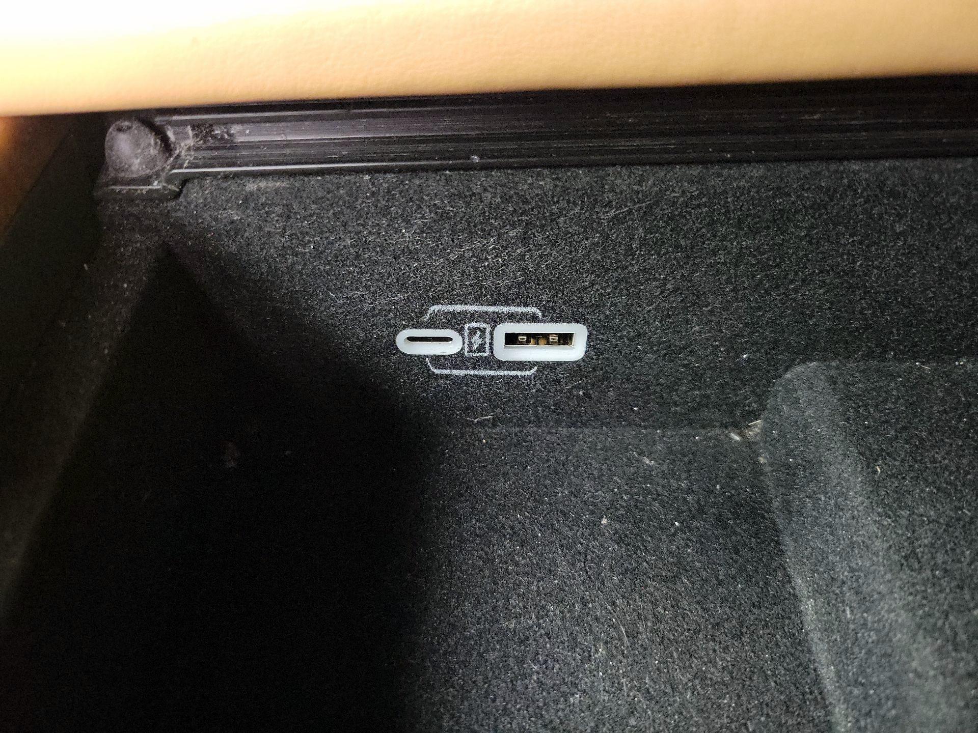 Thumbnail: 2022 Jeep Grand Wagoneer - 19