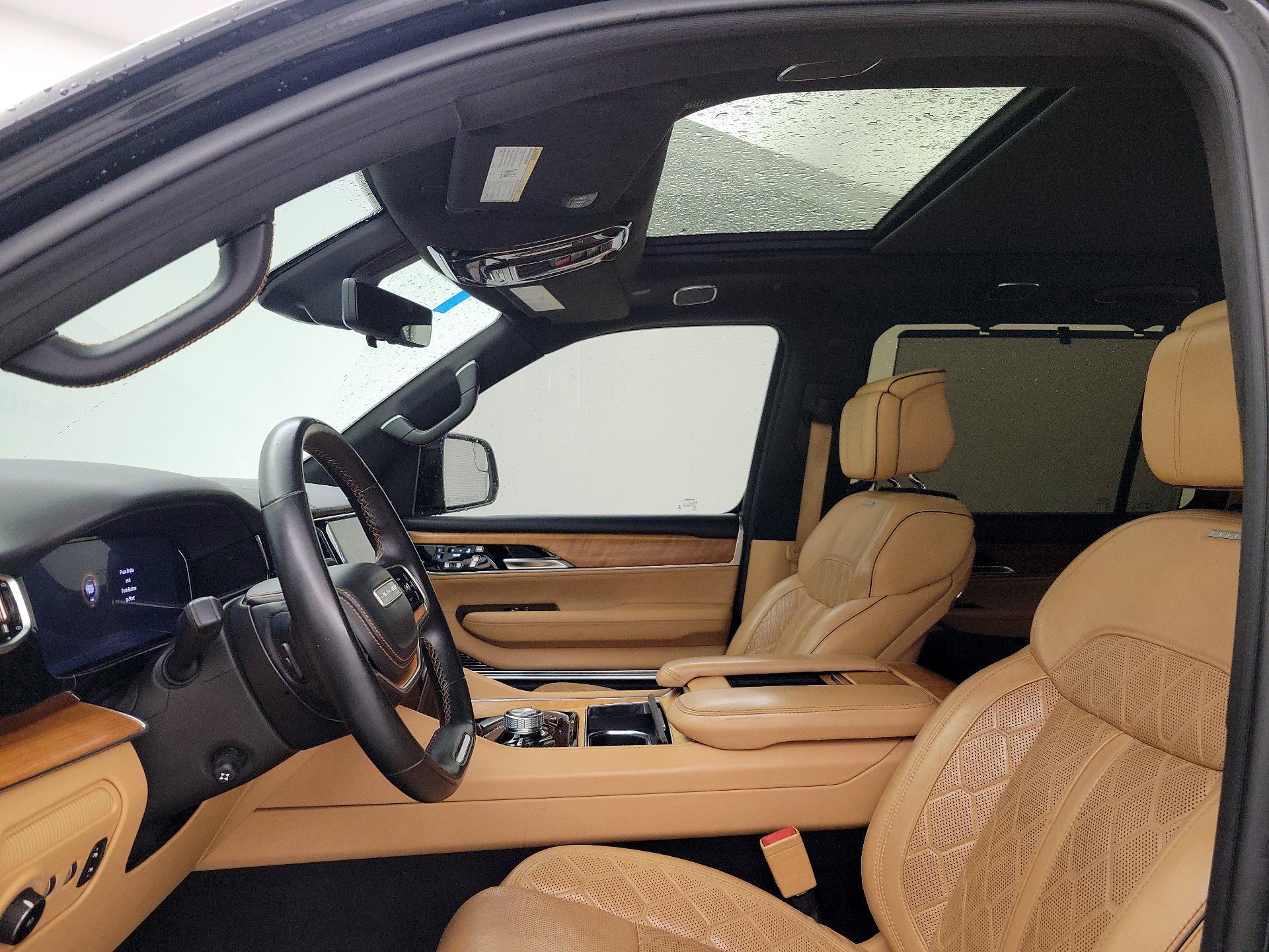 Thumbnail: 2022 Jeep Grand Wagoneer - 20