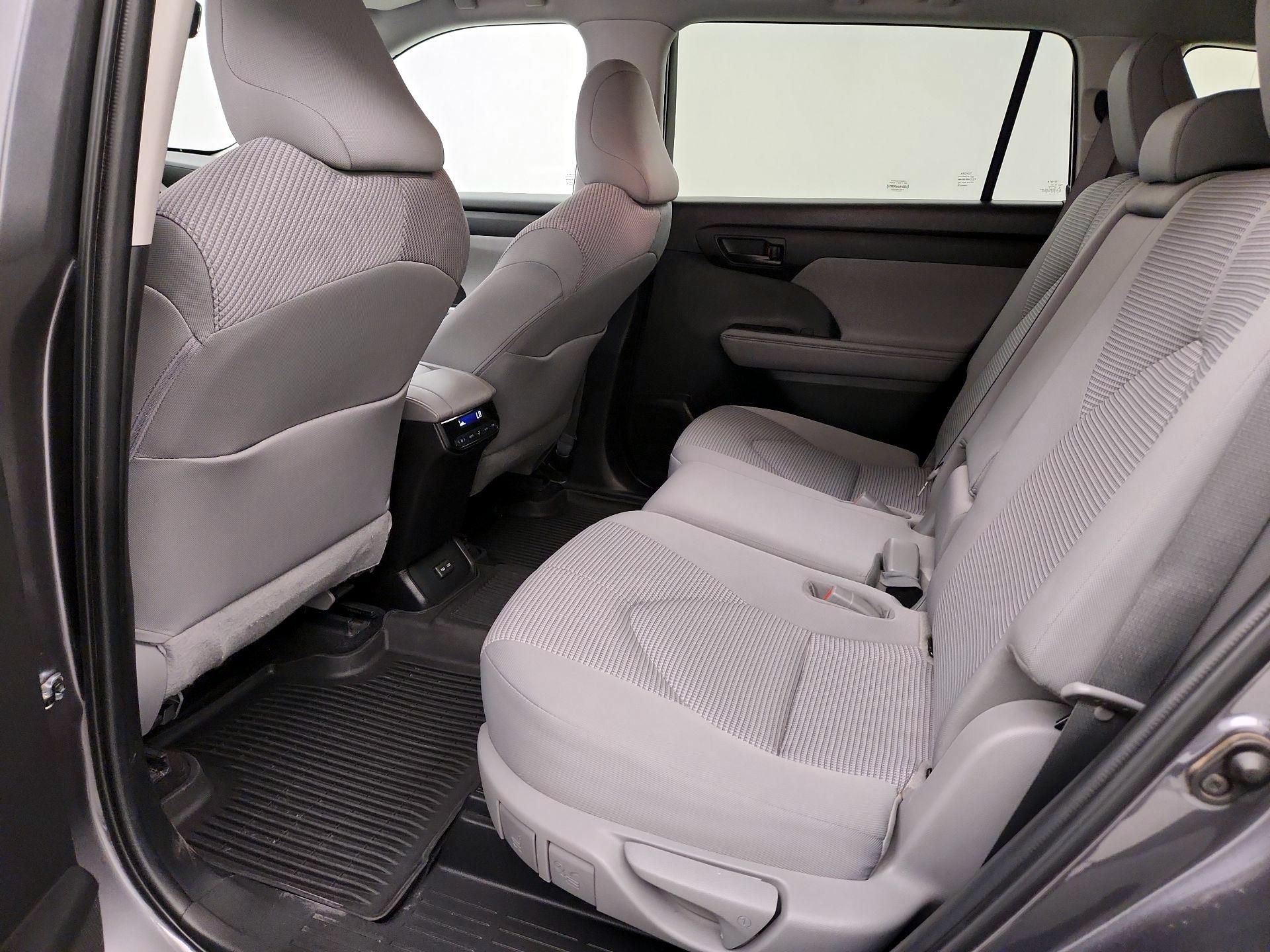 Thumbnail: 2023 Toyota Highlander - 19