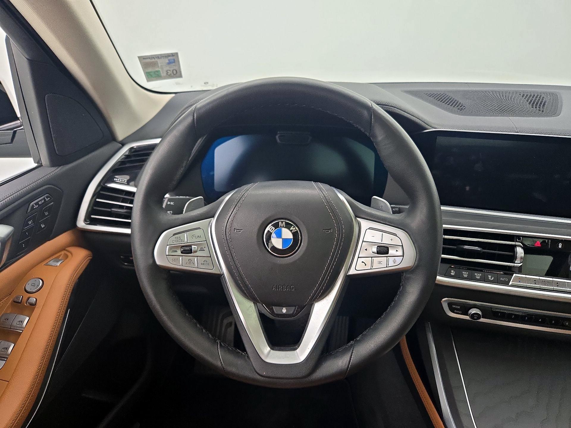 Thumbnail: 2022 BMW X7 - 10