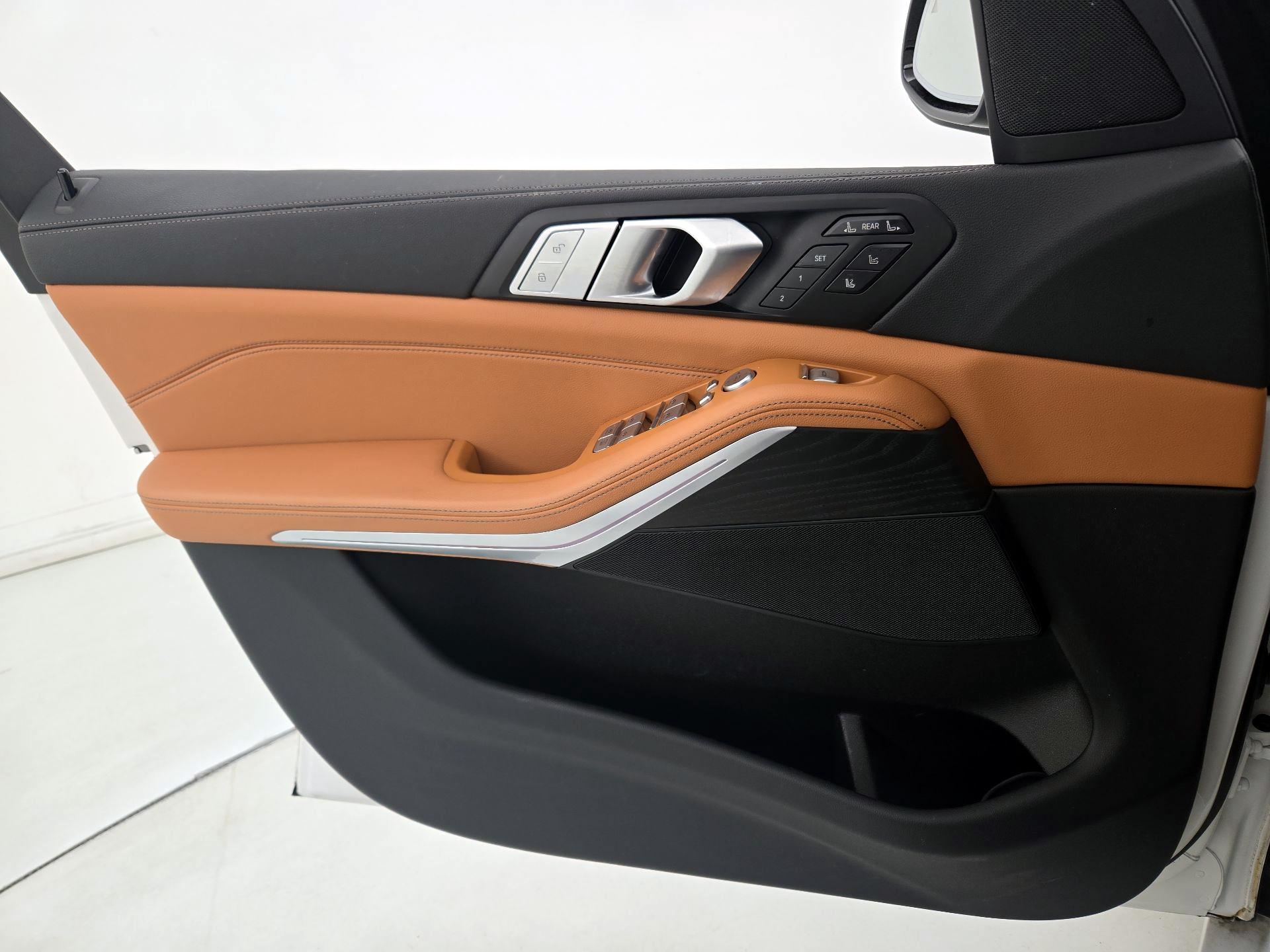 Thumbnail: 2022 BMW X7 - 12