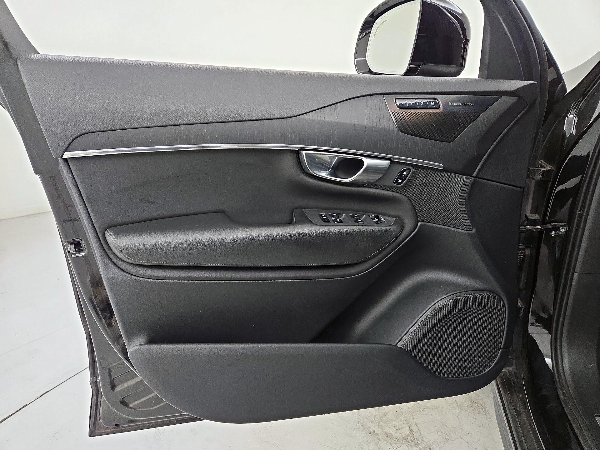 Thumbnail: 2020 Volvo XC90 - 12
