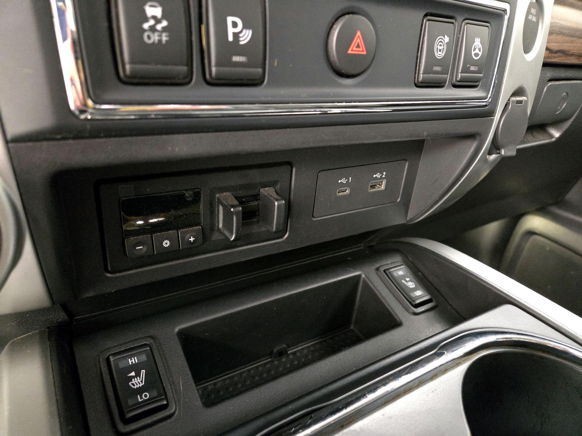 Thumbnail: 2020 Nissan Titan - 19