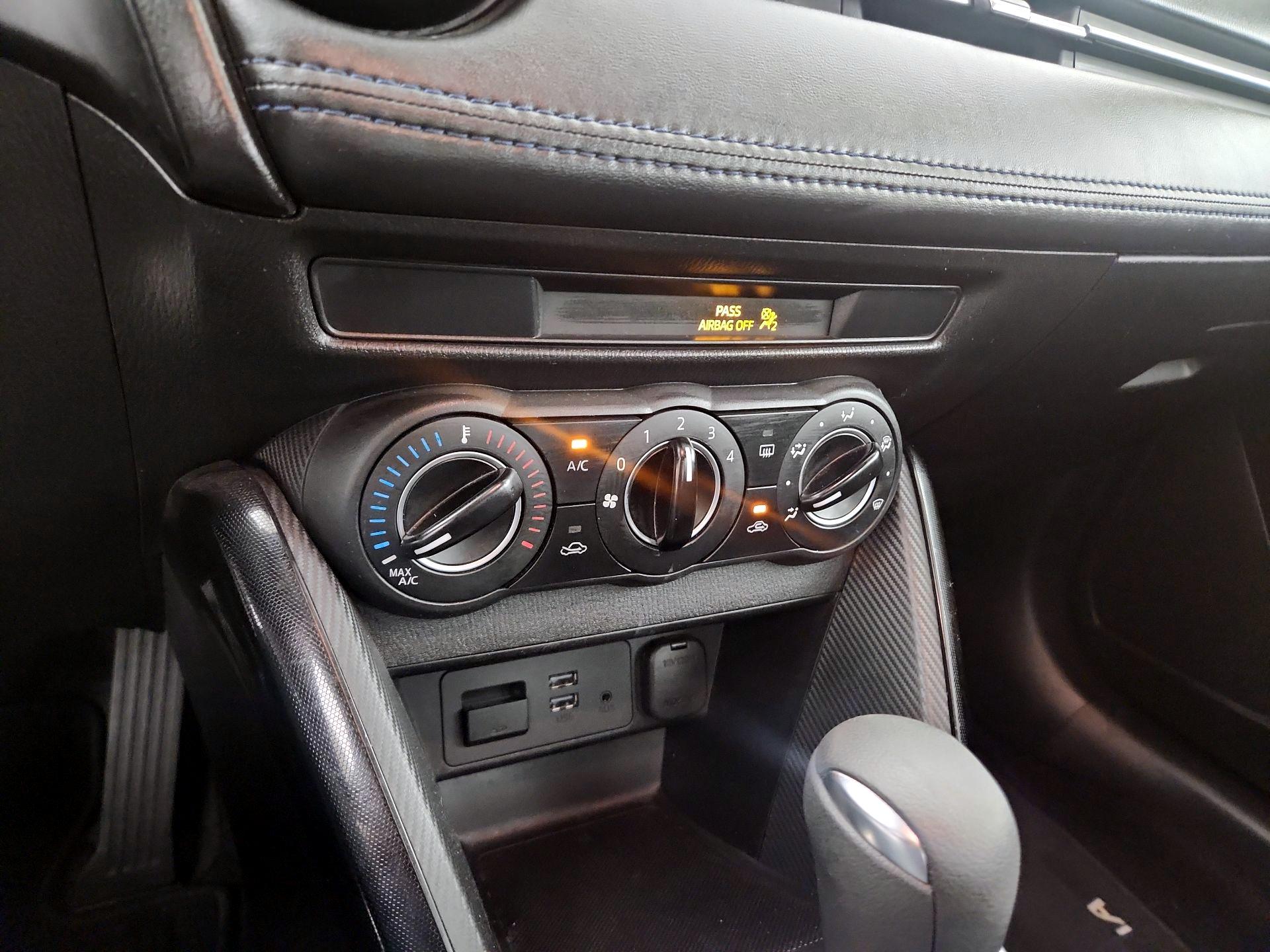 Thumbnail: 2017 Toyota Yaris iA - 14