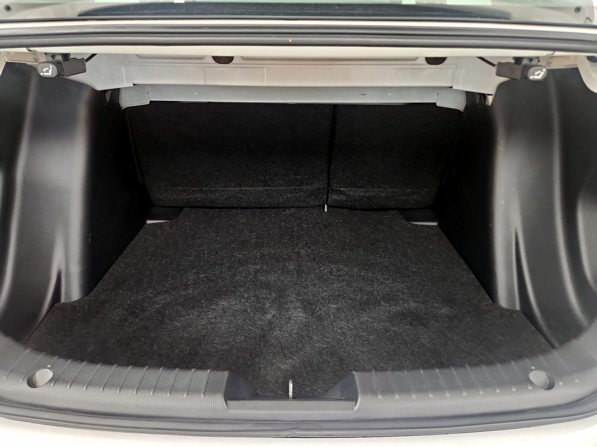 Thumbnail: 2017 Toyota Yaris iA - 16