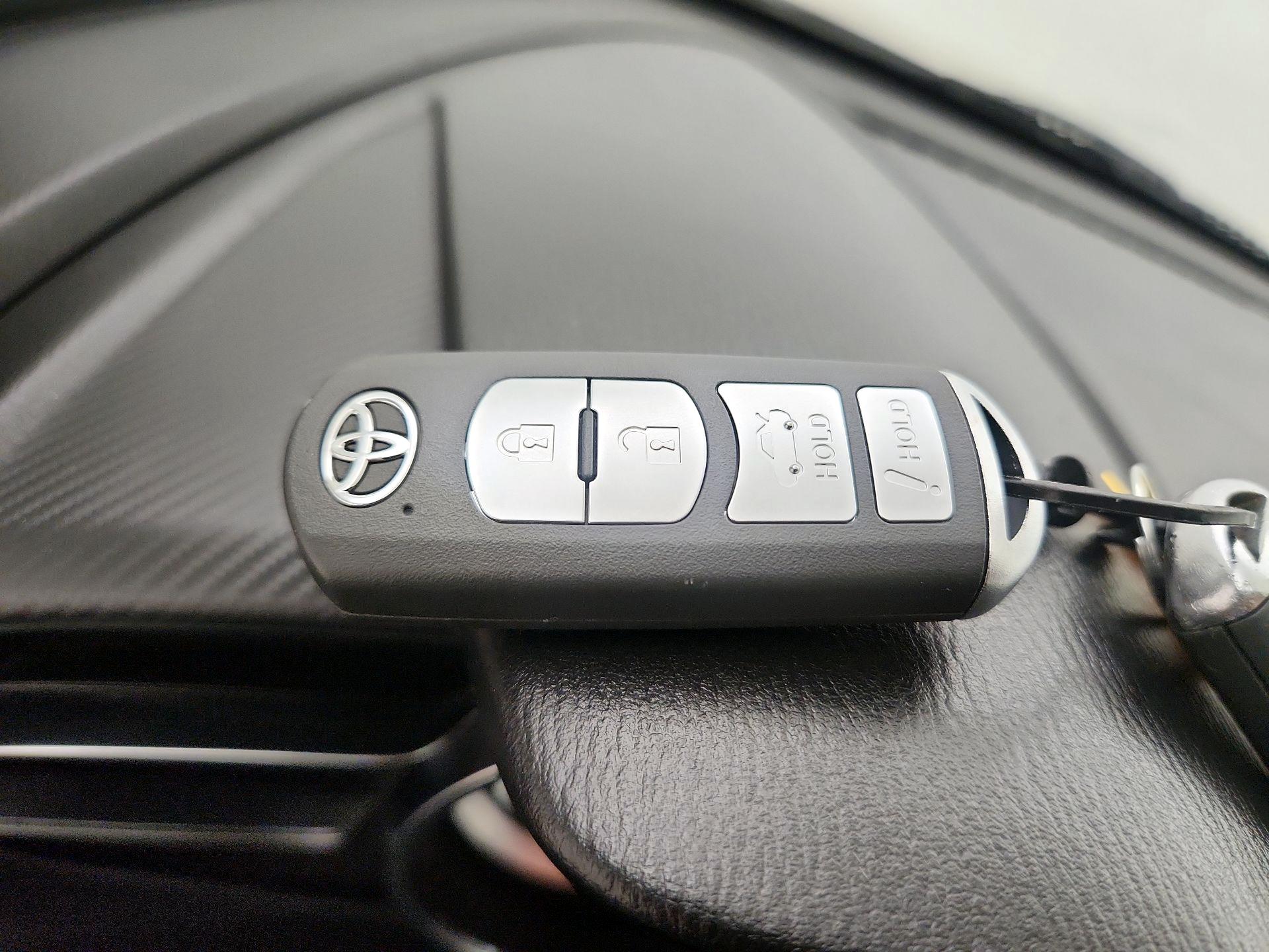 Thumbnail: 2017 Toyota Yaris iA - 18