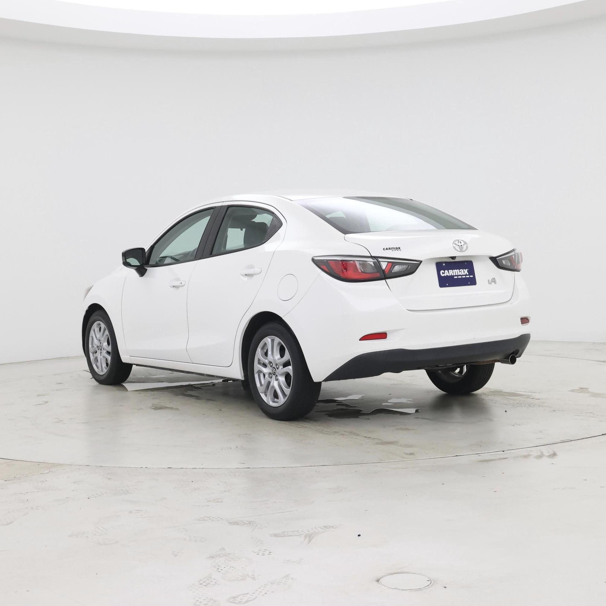 Thumbnail: 2017 Toyota Yaris iA - 2