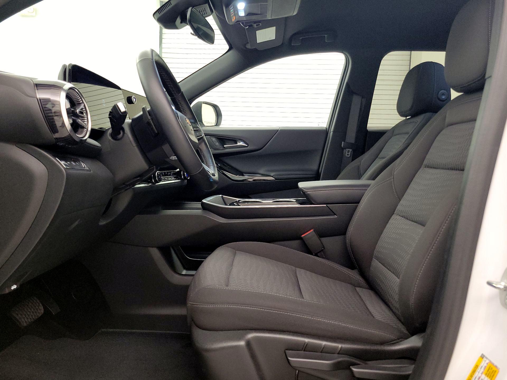 Thumbnail: 2025 Chevrolet Equinox - 11