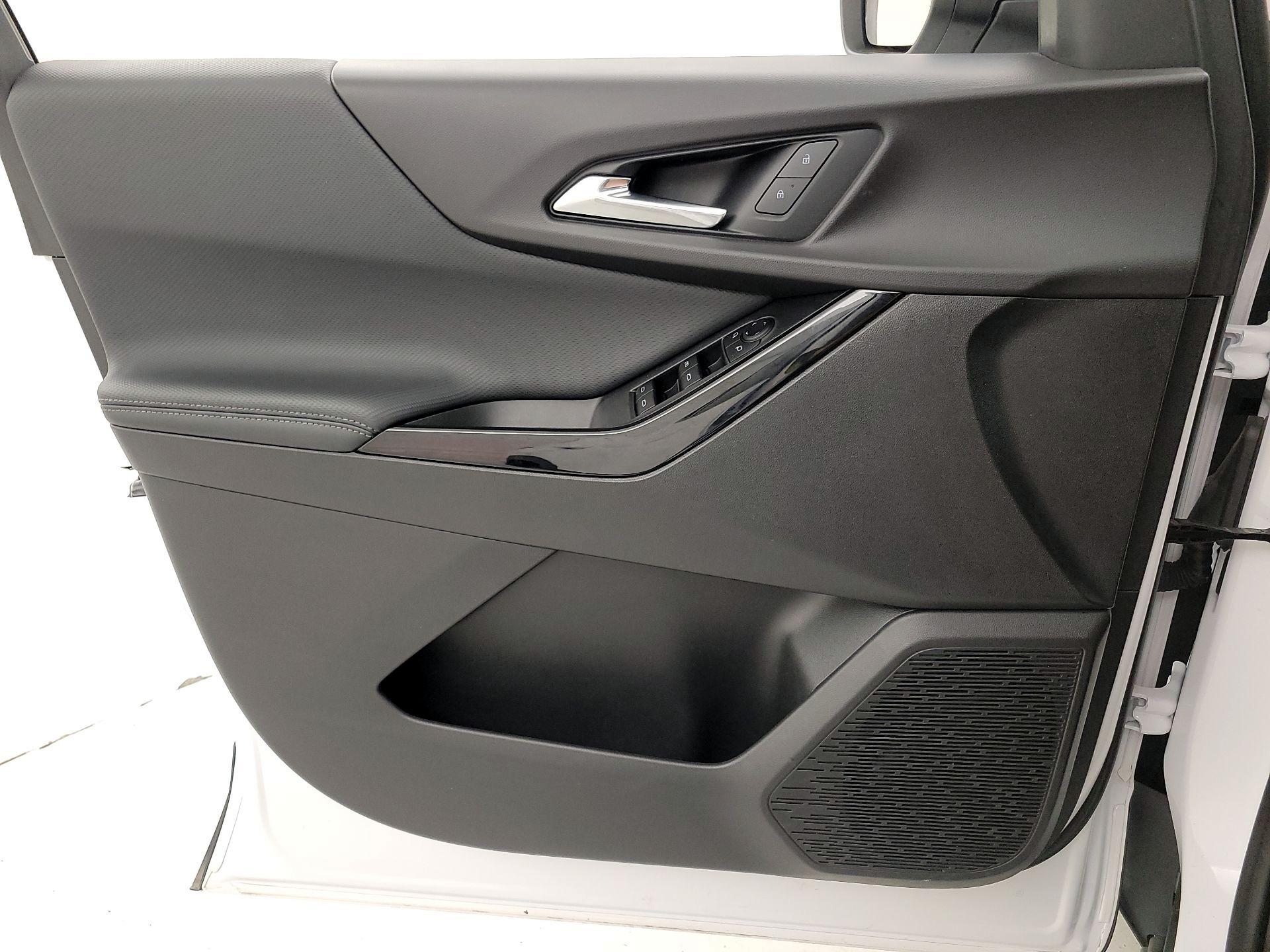 Thumbnail: 2025 Chevrolet Equinox - 12