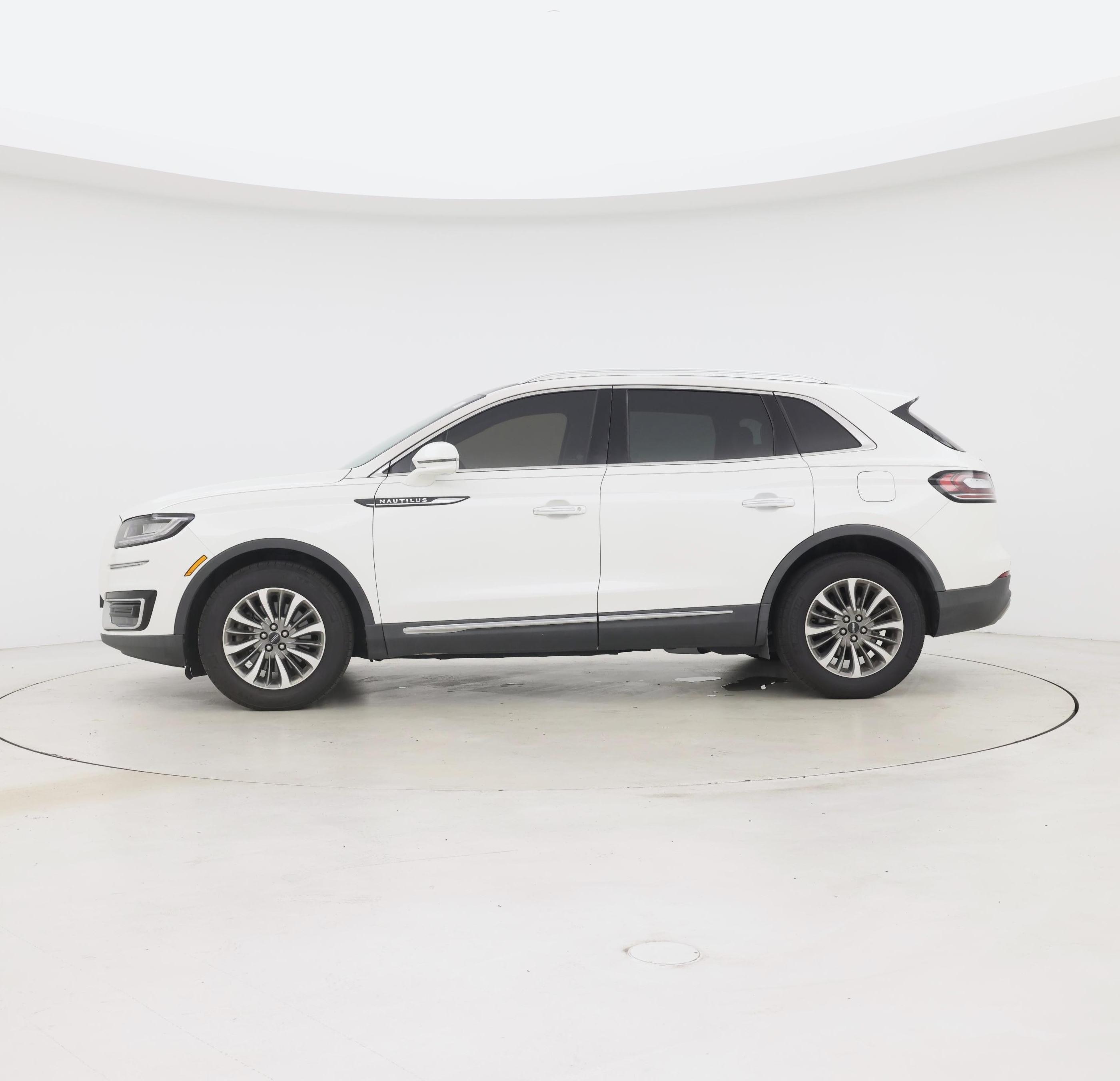 Thumbnail: 2020 Lincoln Nautilus - 3