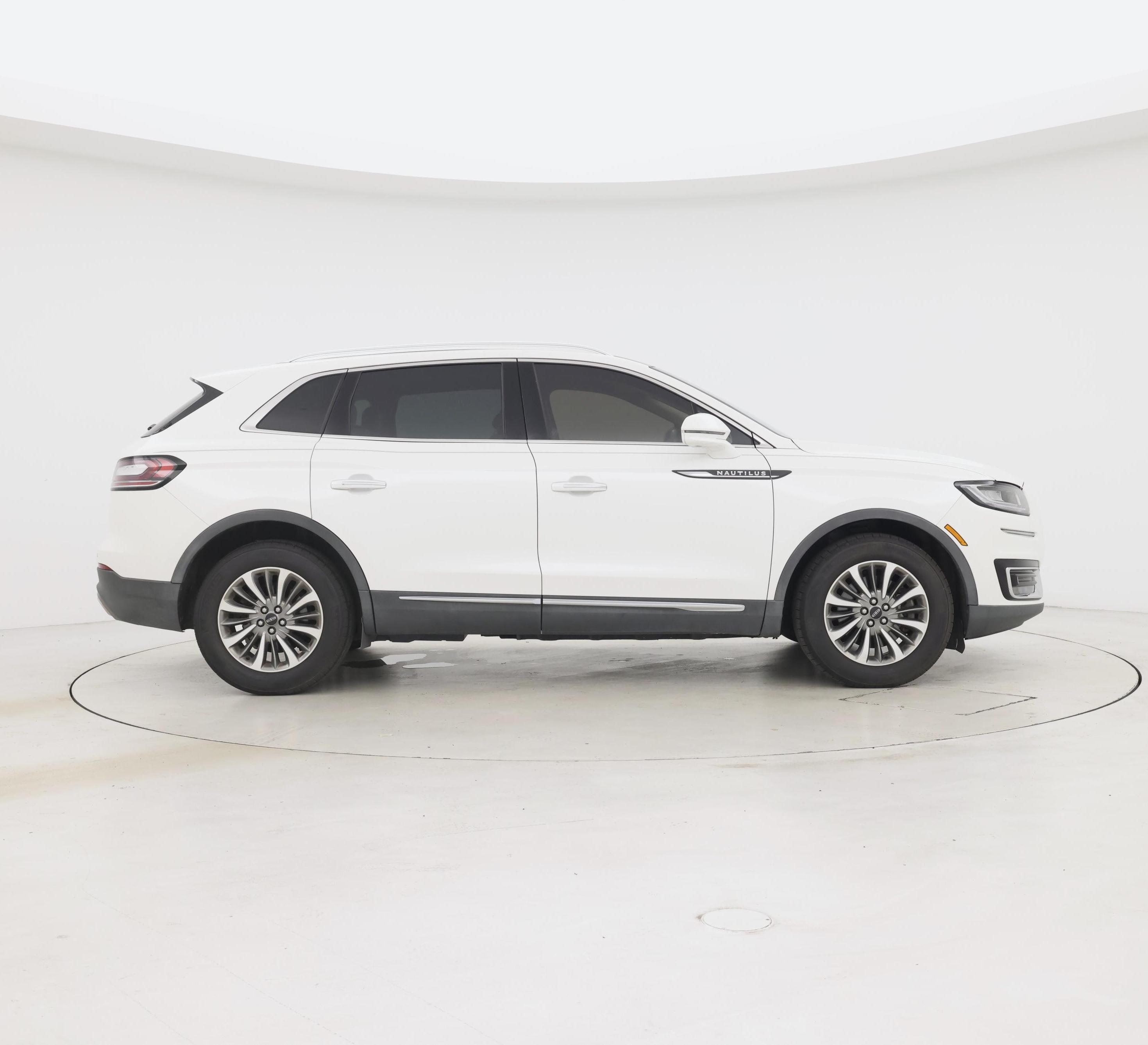 Thumbnail: 2020 Lincoln Nautilus - 7