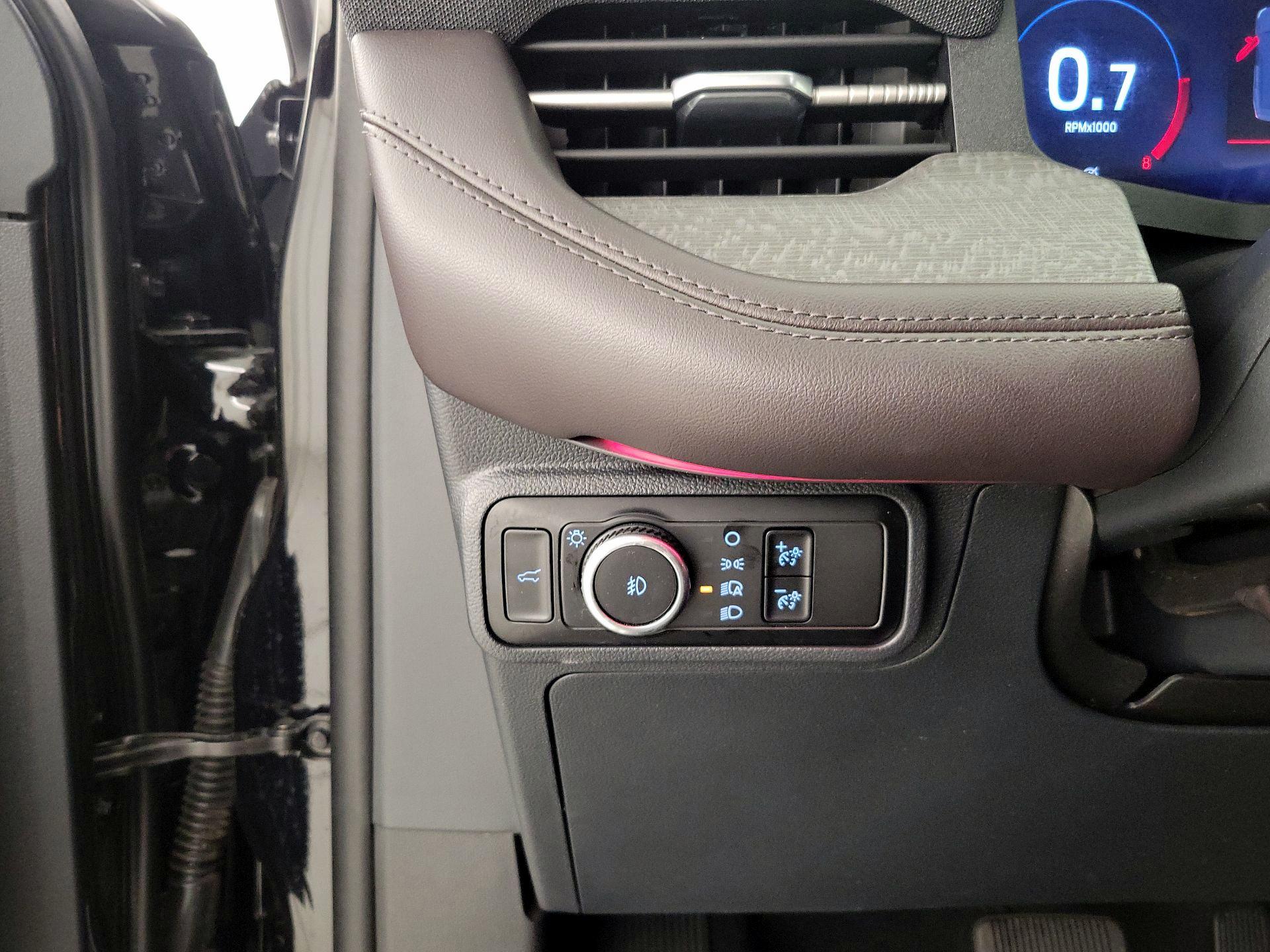 Thumbnail: 2025 Ford Explorer - 13