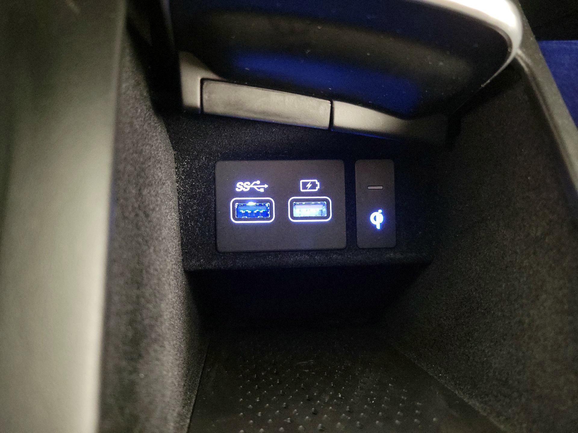 Thumbnail: 2025 Genesis GV70 - 18