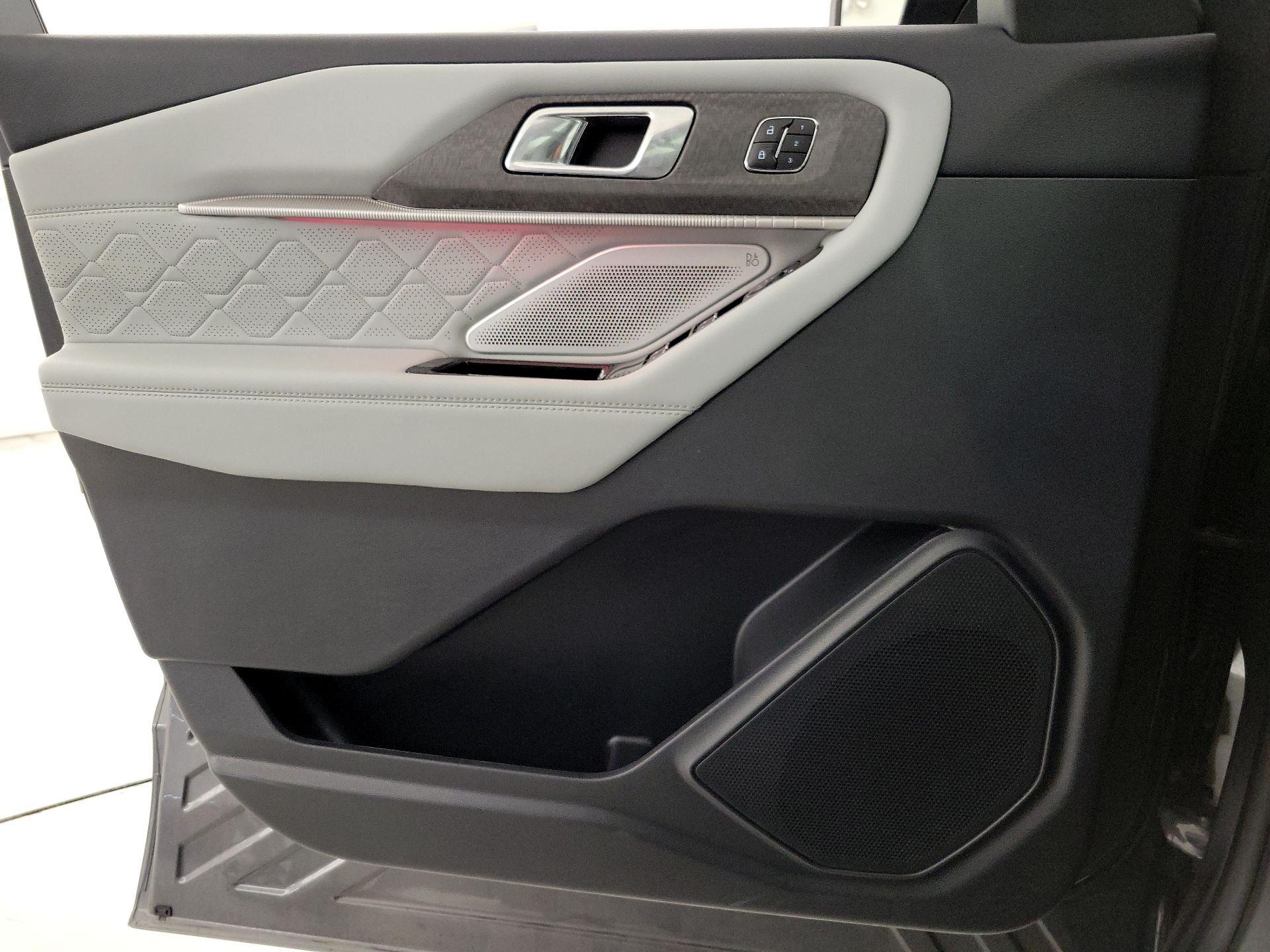 Thumbnail: 2025 Ford Explorer - 12