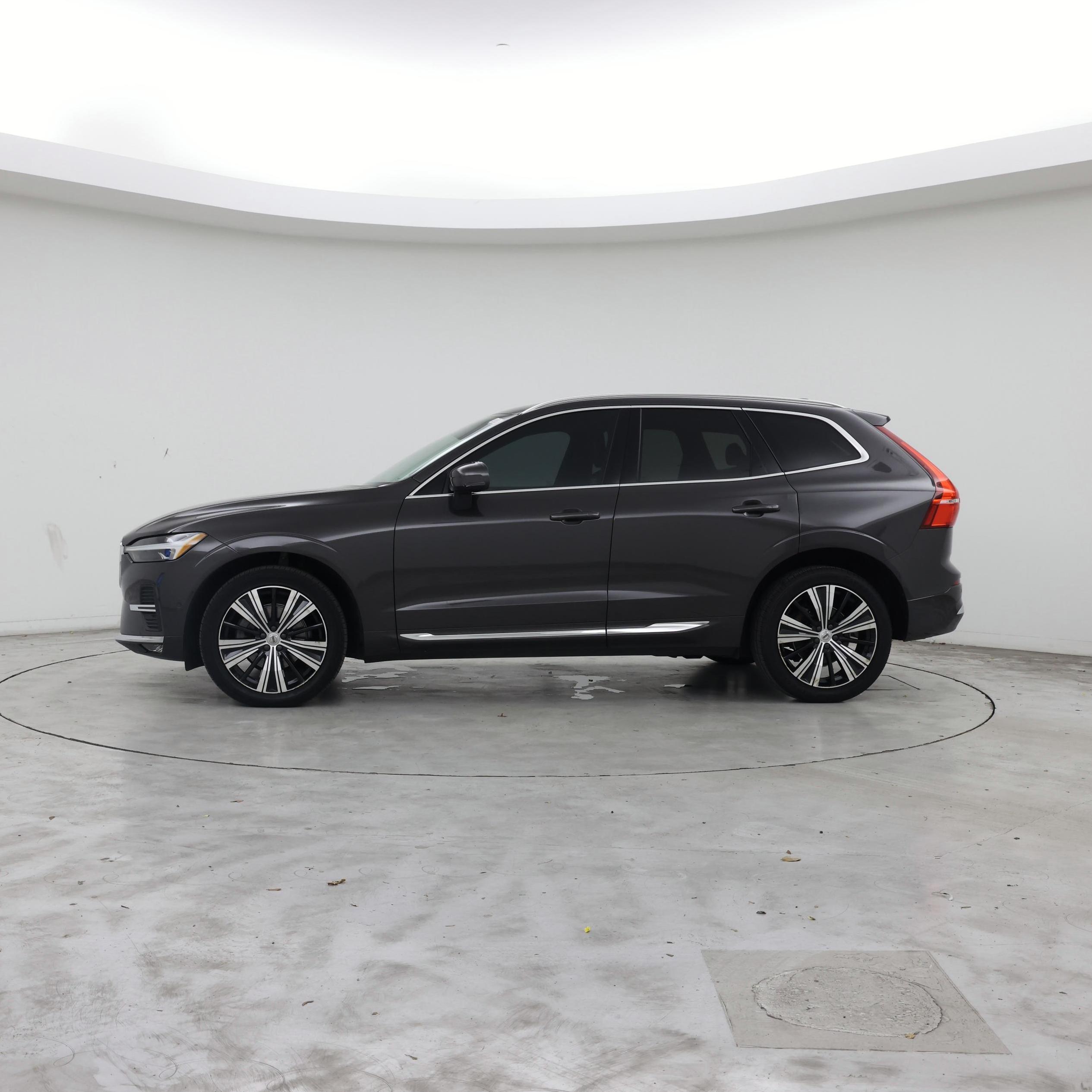 Thumbnail: 2022 Volvo XC60 - 3