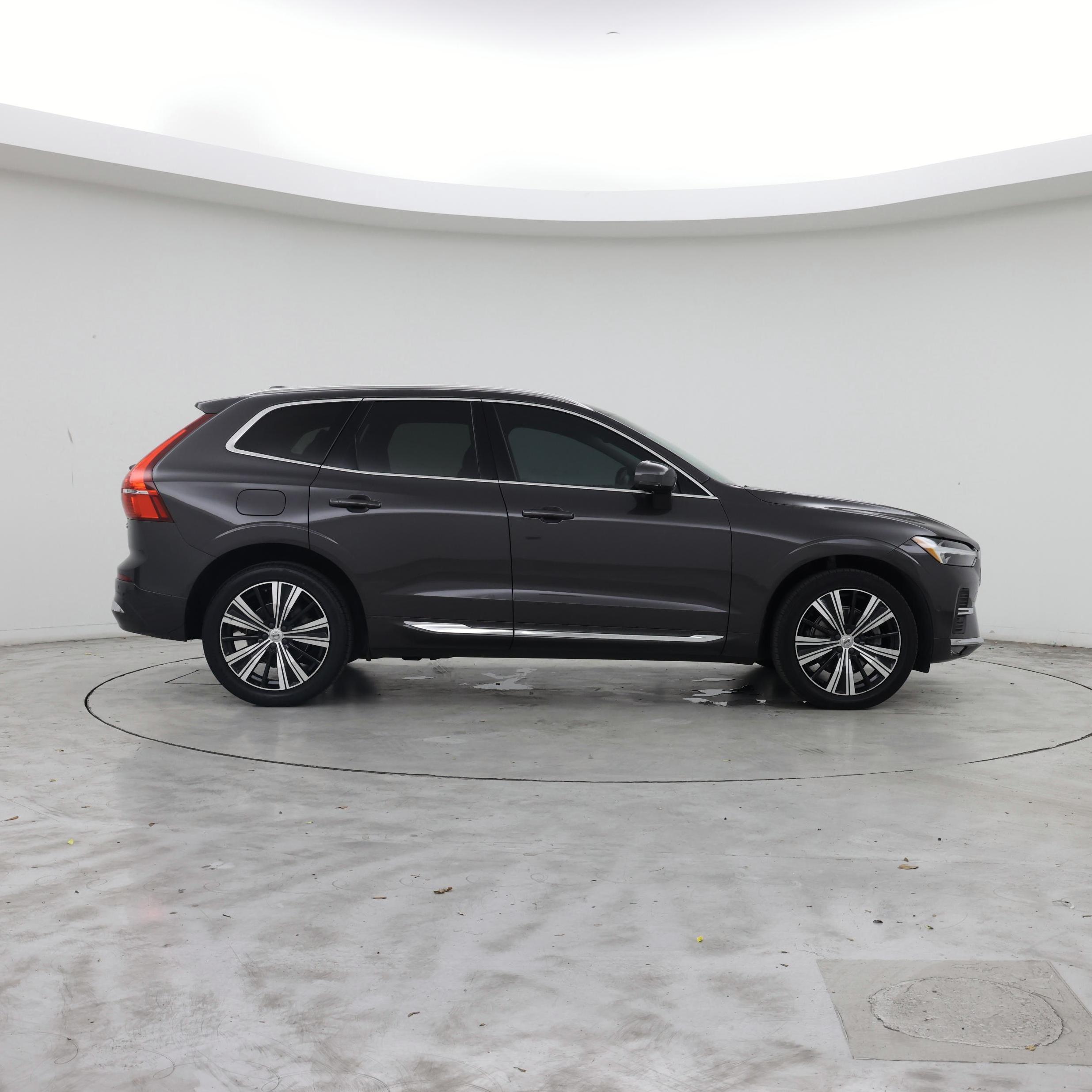 Thumbnail: 2022 Volvo XC60 - 7