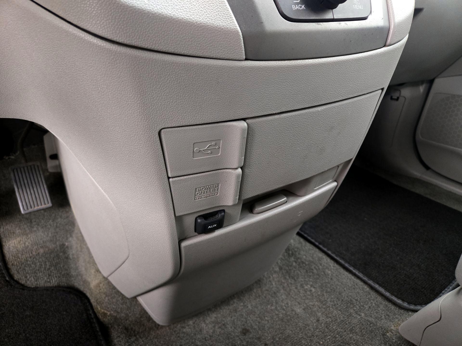 Thumbnail: 2017 Honda Odyssey - 18