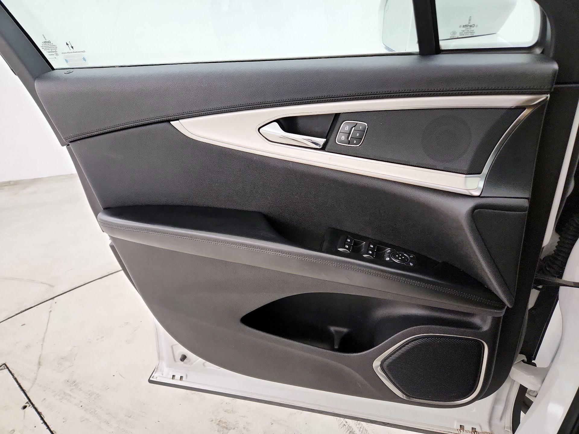 Thumbnail: 2020 Lincoln Nautilus - 12