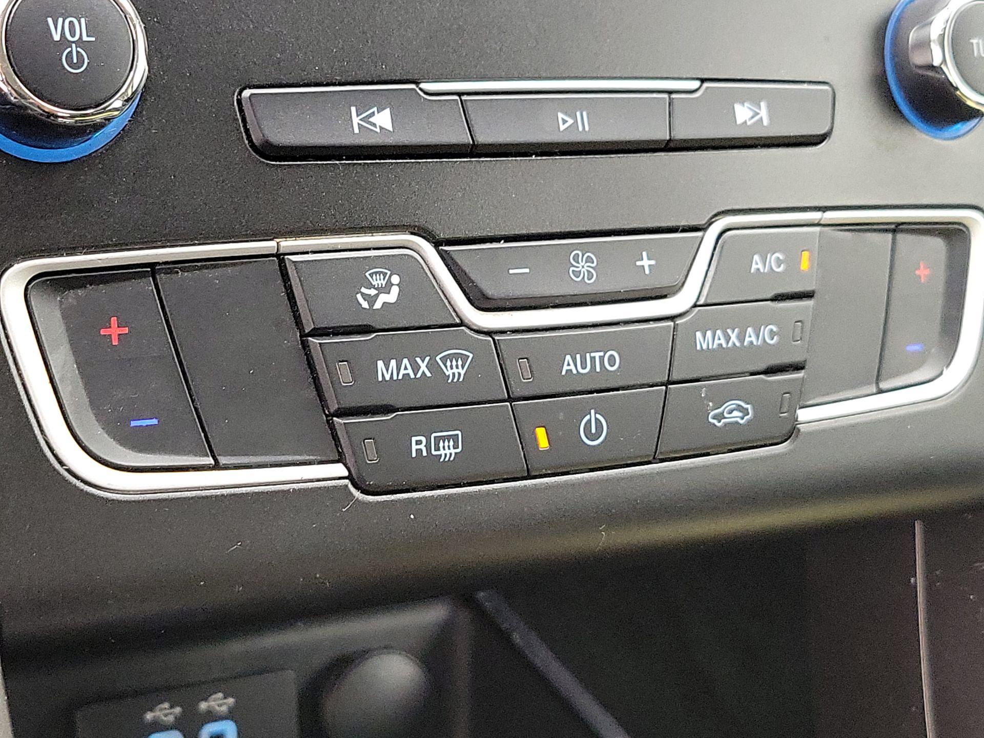 Thumbnail: 2019 Ford Fusion - 16