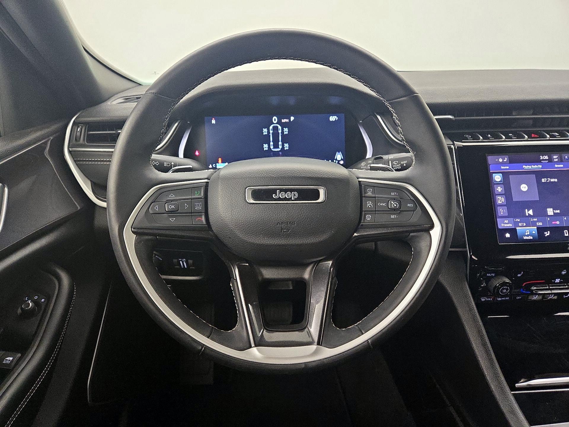 Thumbnail: 2022 Jeep Grand Cherokee - 10
