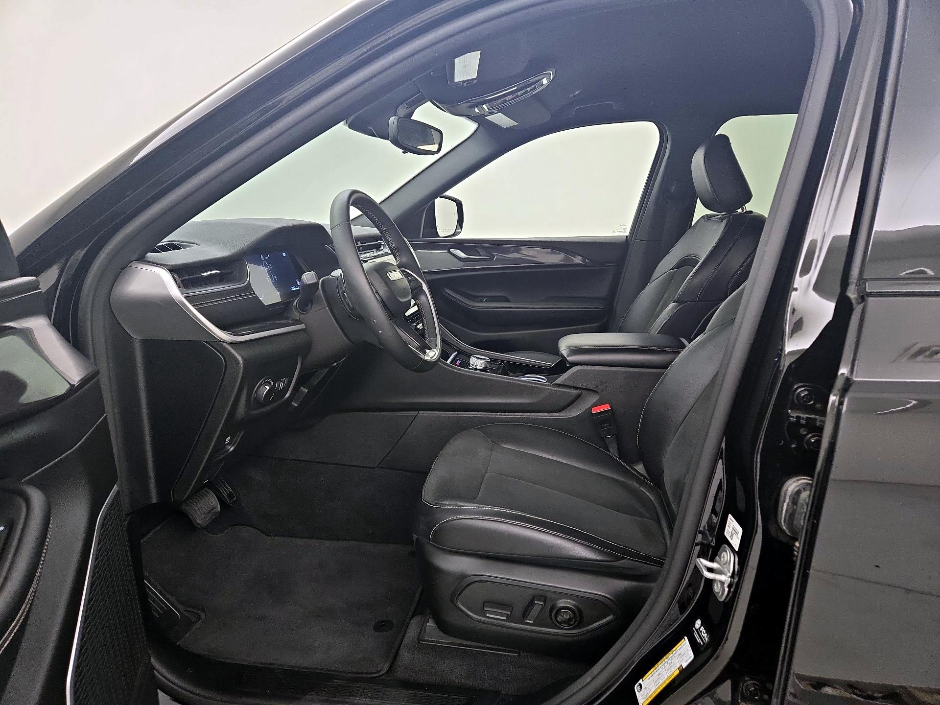 Thumbnail: 2022 Jeep Grand Cherokee - 11