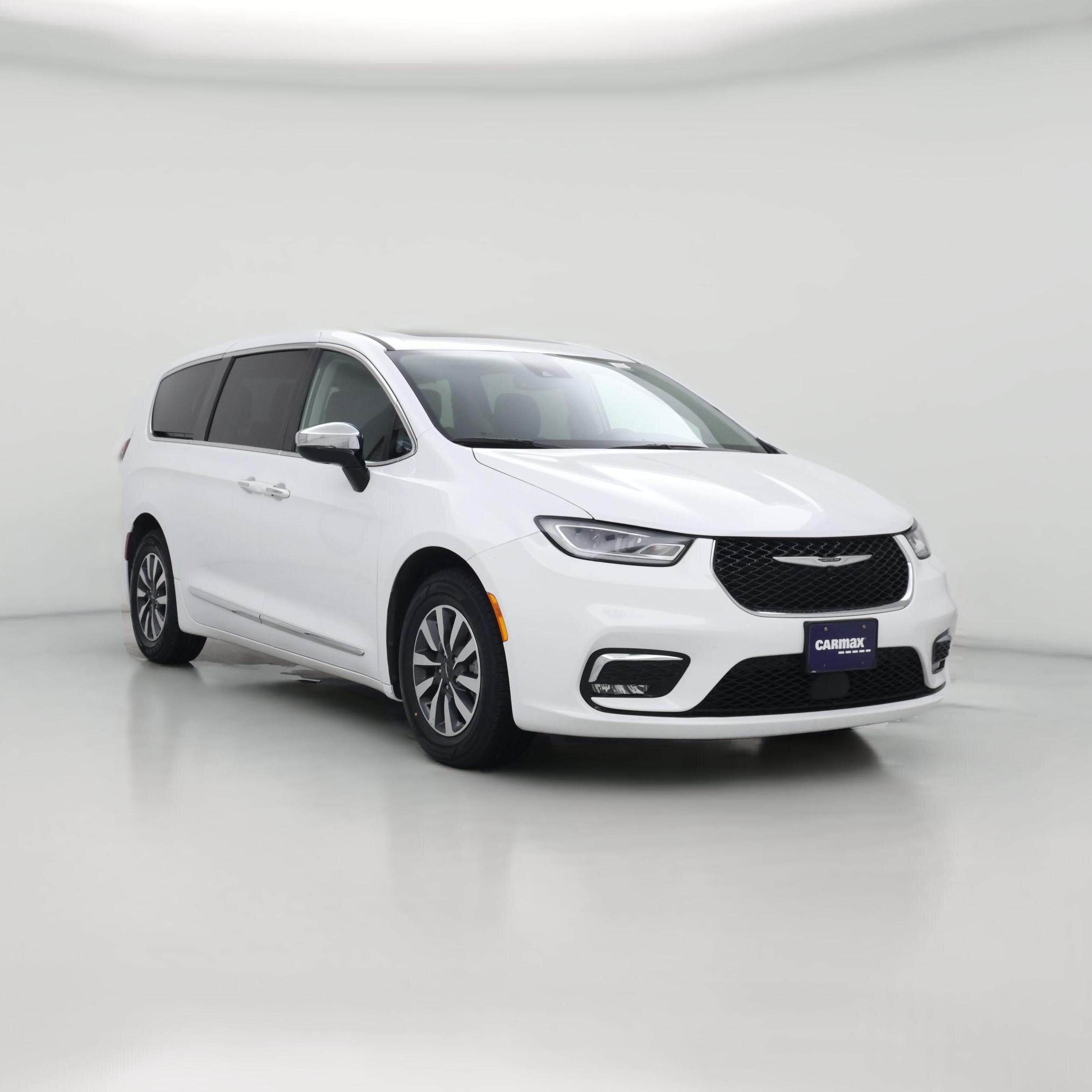 Thumbnail: 2023 Chrysler Pacifica - 1