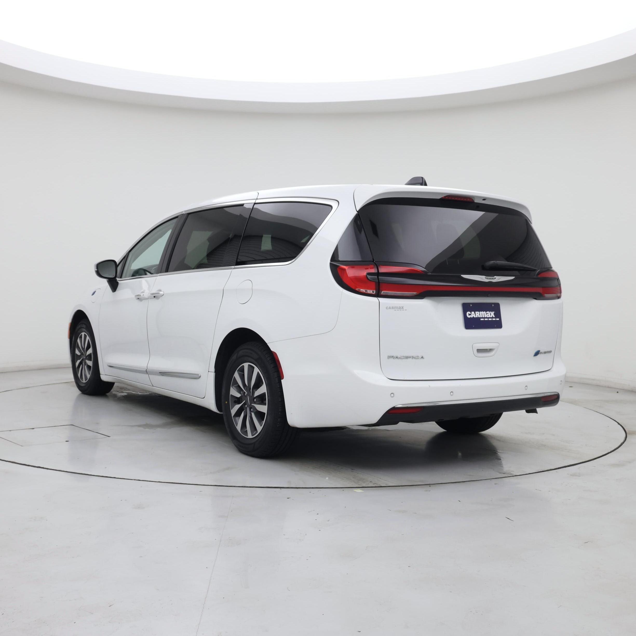 Thumbnail: 2023 Chrysler Pacifica - 2
