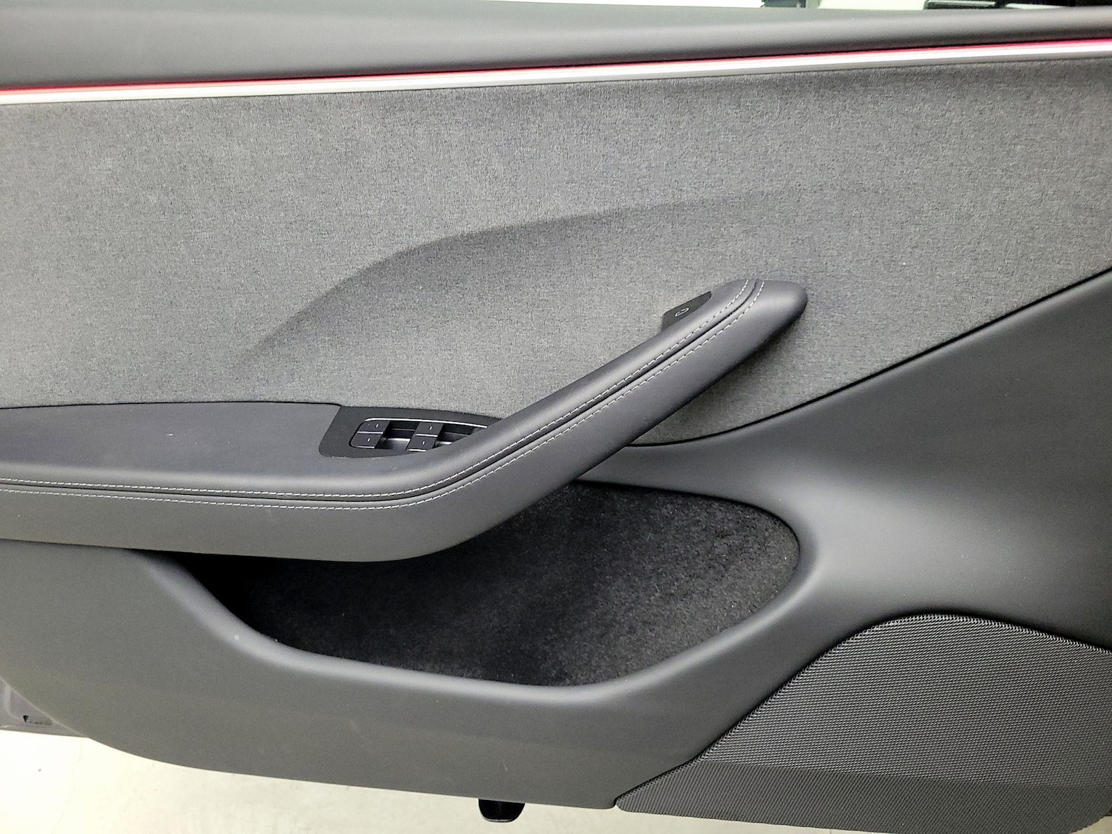 2025 Tesla Model 3 Long Range - Photo 13