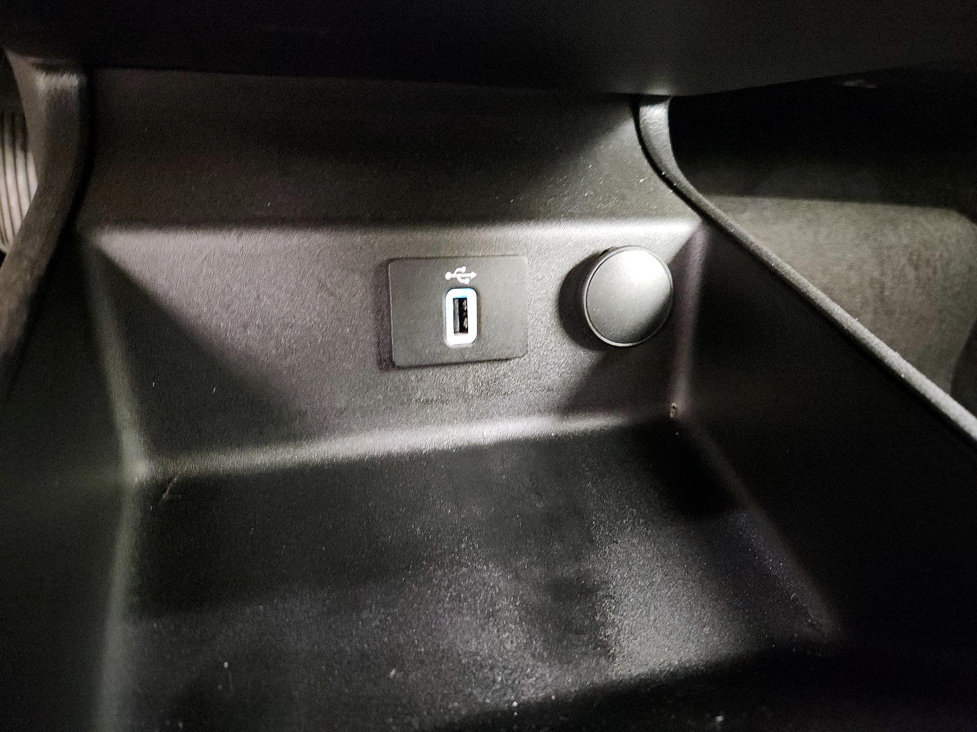 Thumbnail: 2018 Ford Fusion - 18