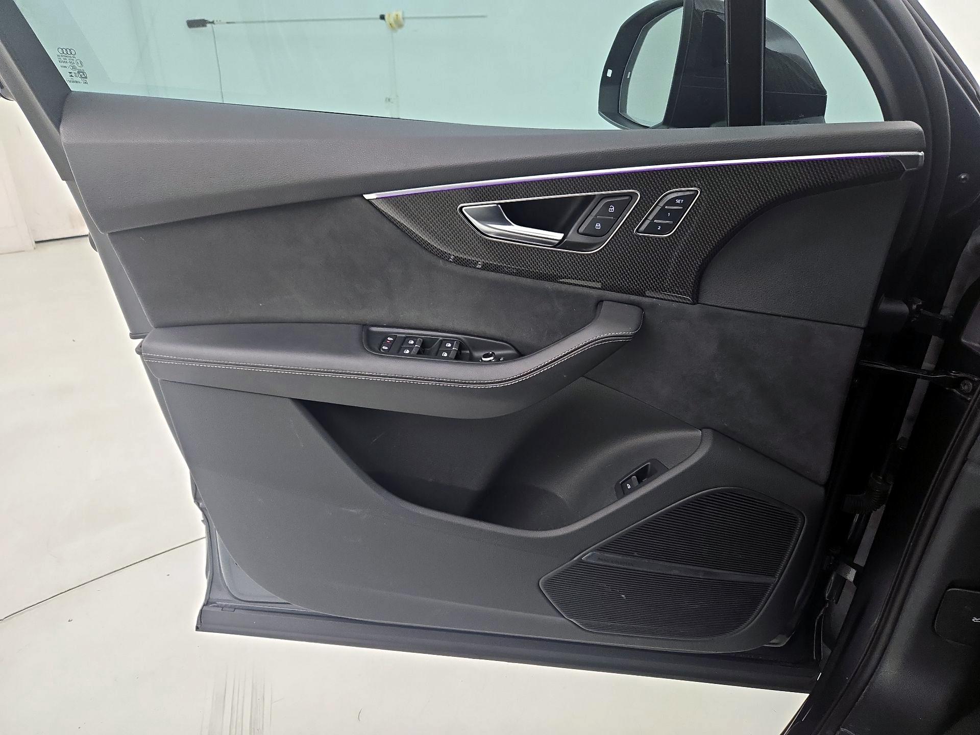 Thumbnail: 2024 Audi SQ7 - 12