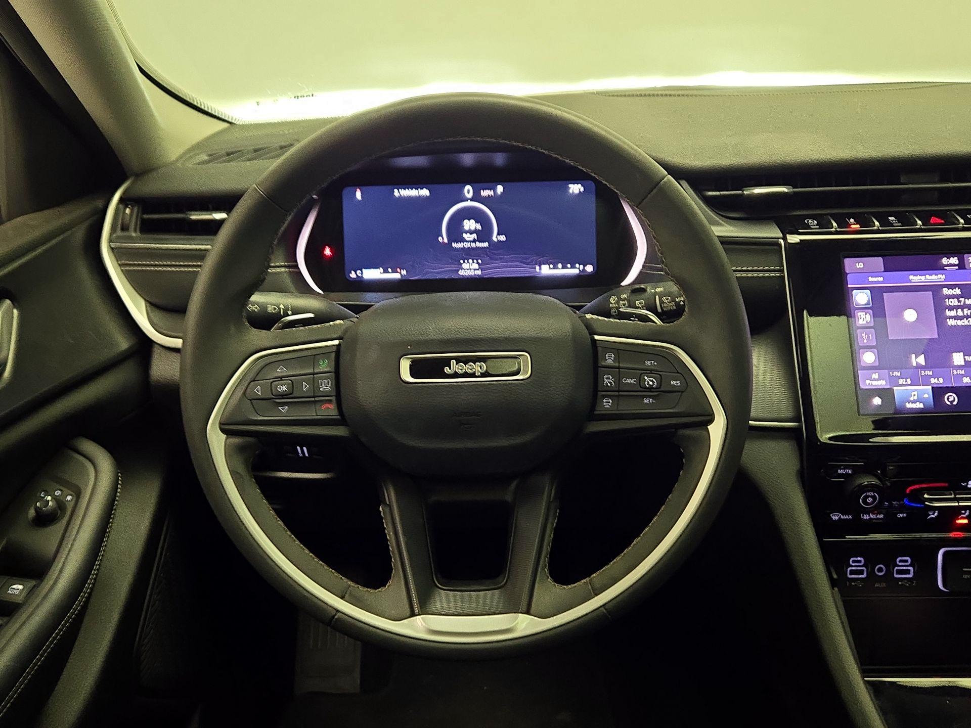 Thumbnail: 2023 Jeep Grand Cherokee - 10