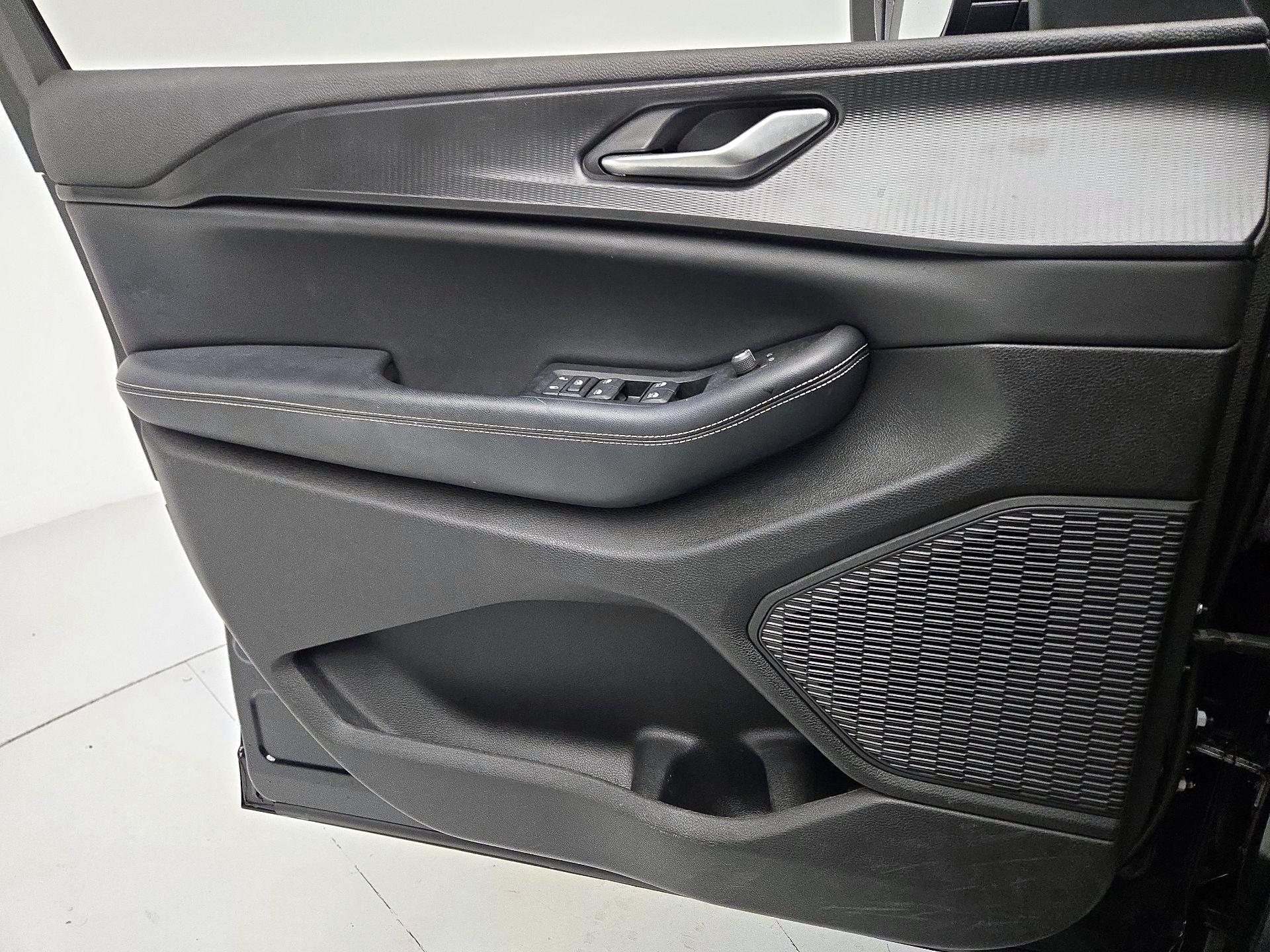 Thumbnail: 2023 Jeep Grand Cherokee - 12