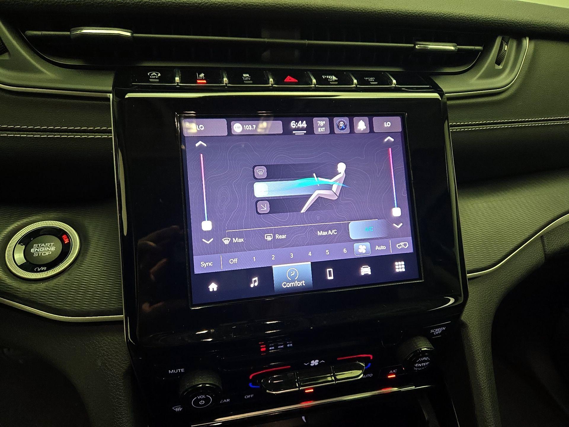 Thumbnail: 2023 Jeep Grand Cherokee - 16