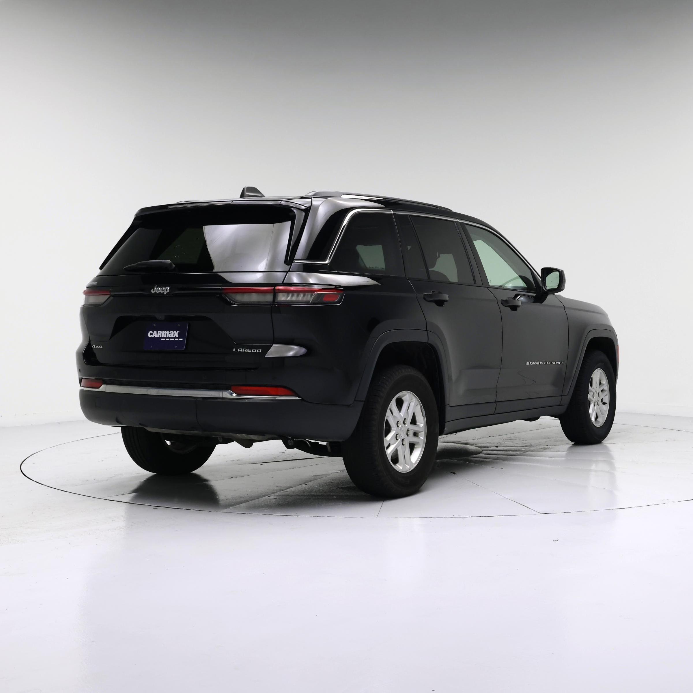 Thumbnail: 2023 Jeep Grand Cherokee - 8