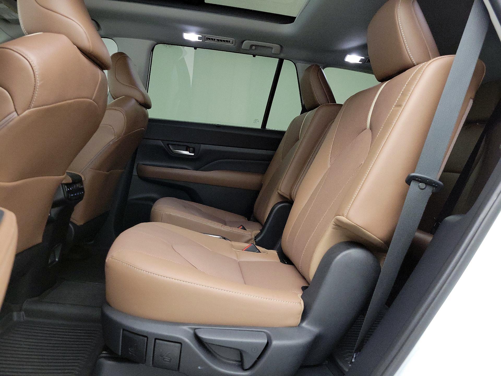 Thumbnail: 2025 Toyota Grand Highlander - 20