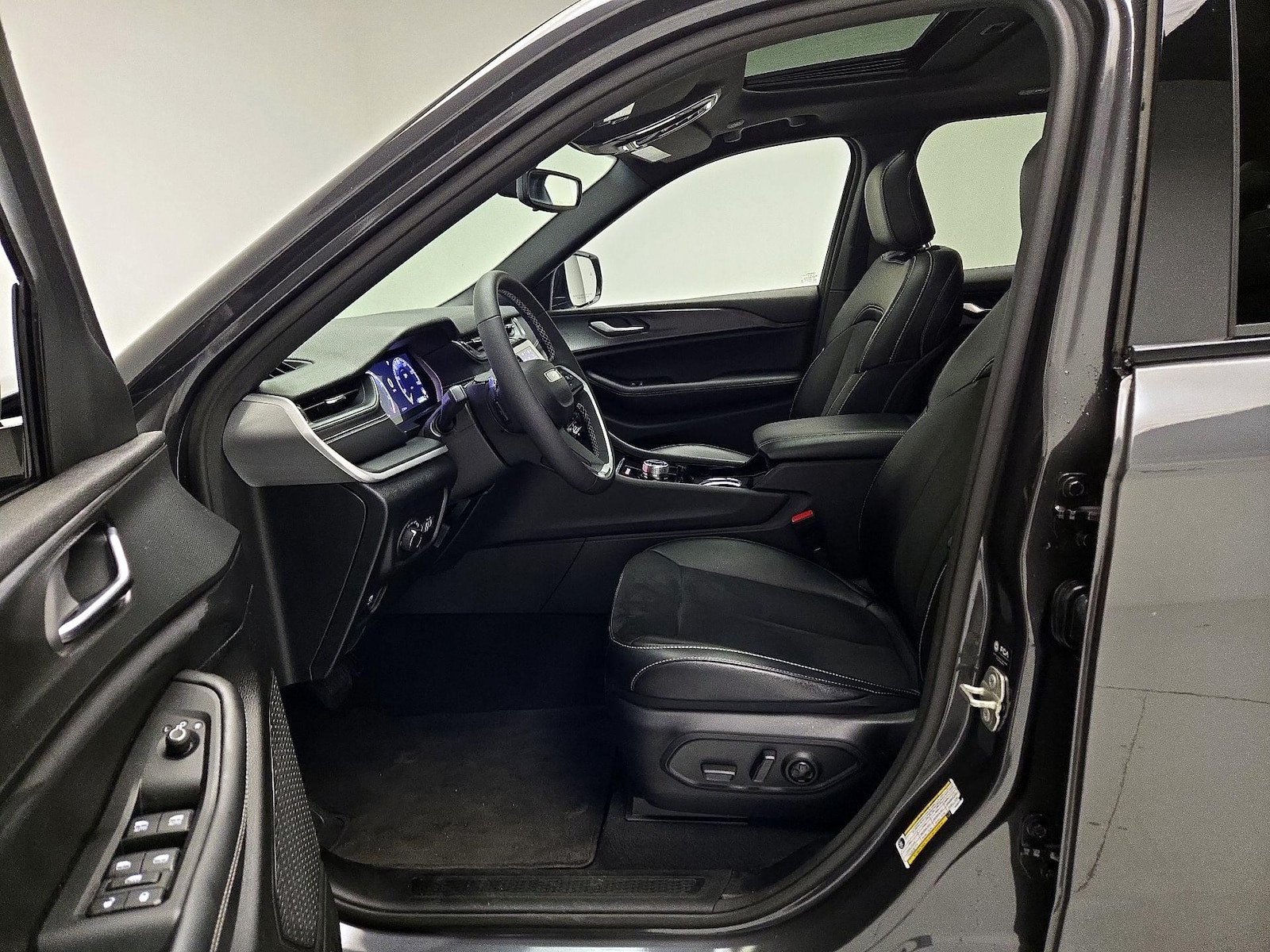 2023 Jeep Grand Cherokee Altitude - Photo 12