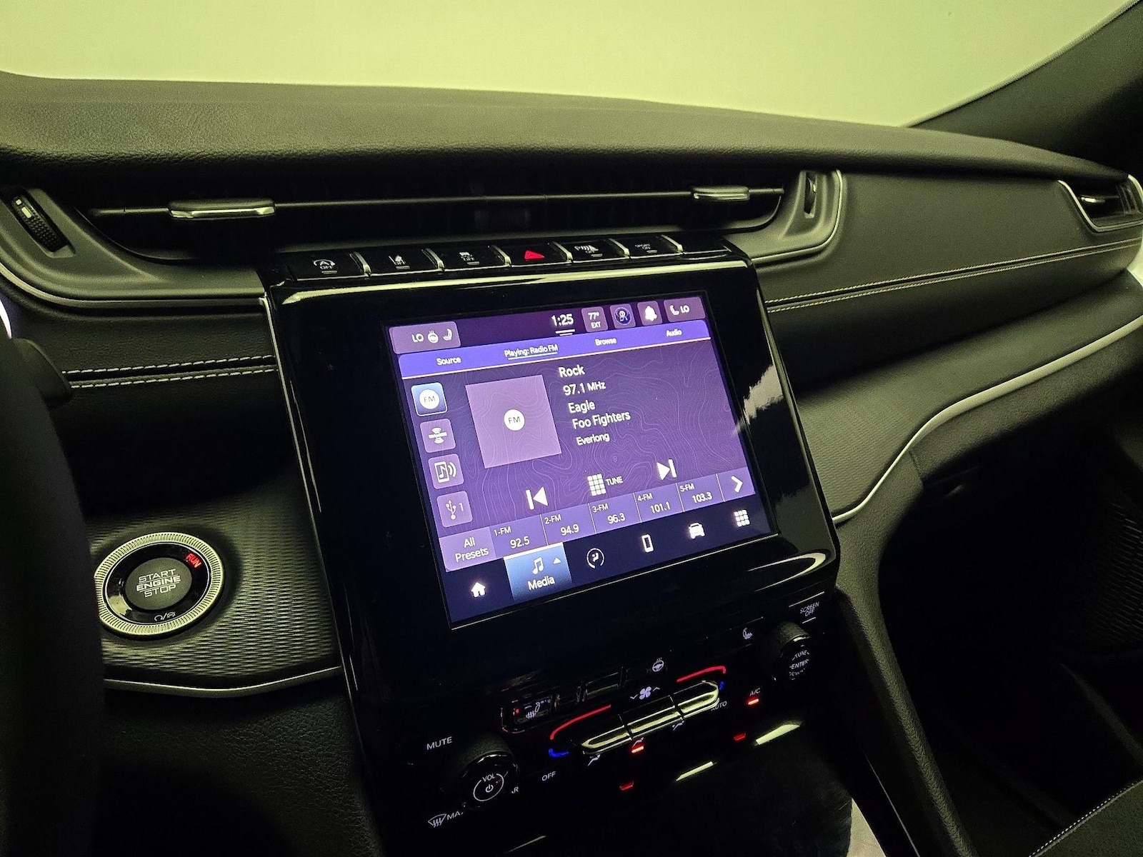 2023 Jeep Grand Cherokee Altitude - Photo 16