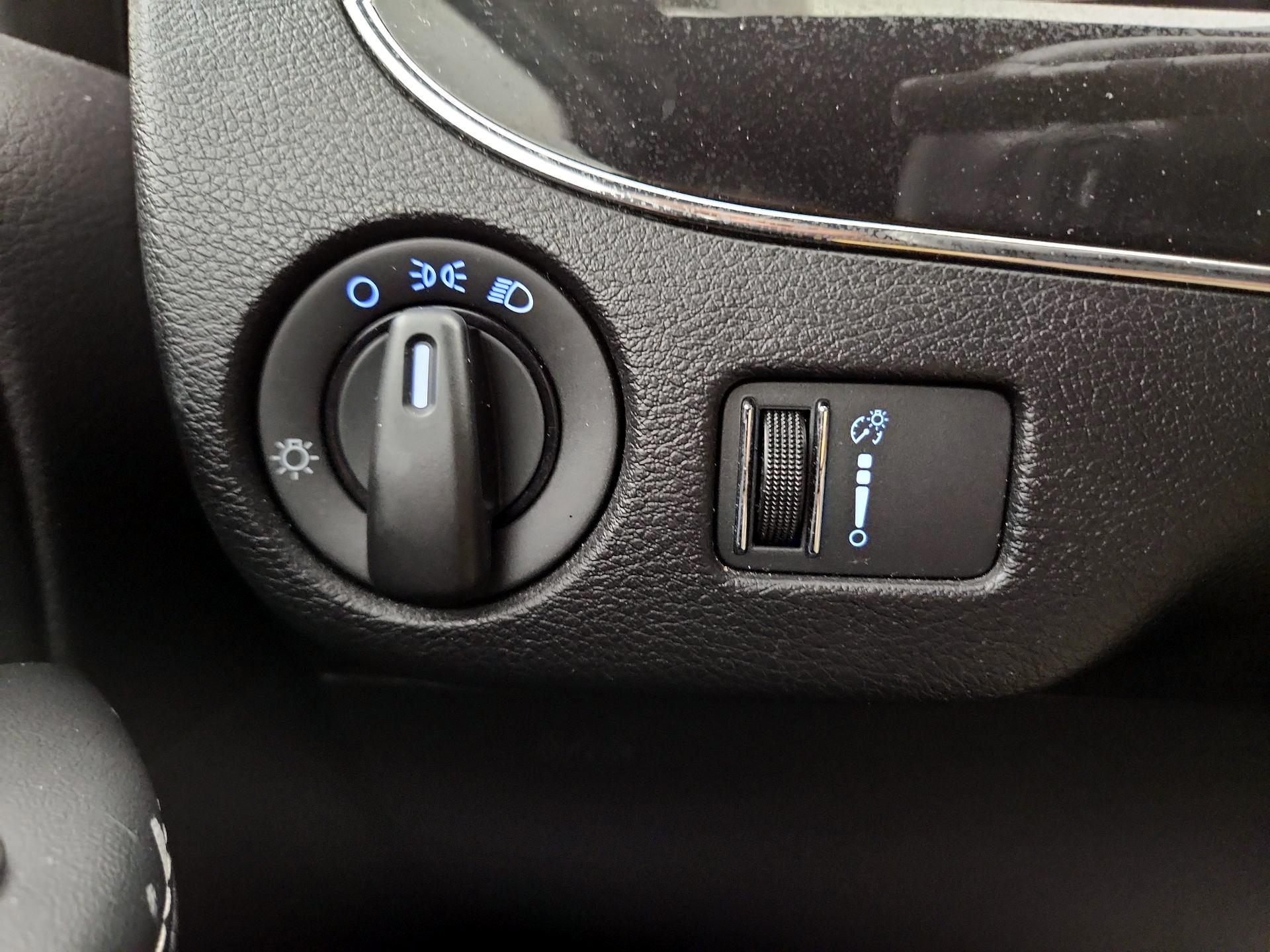 Thumbnail: 2017 Dodge Grand Caravan - 13