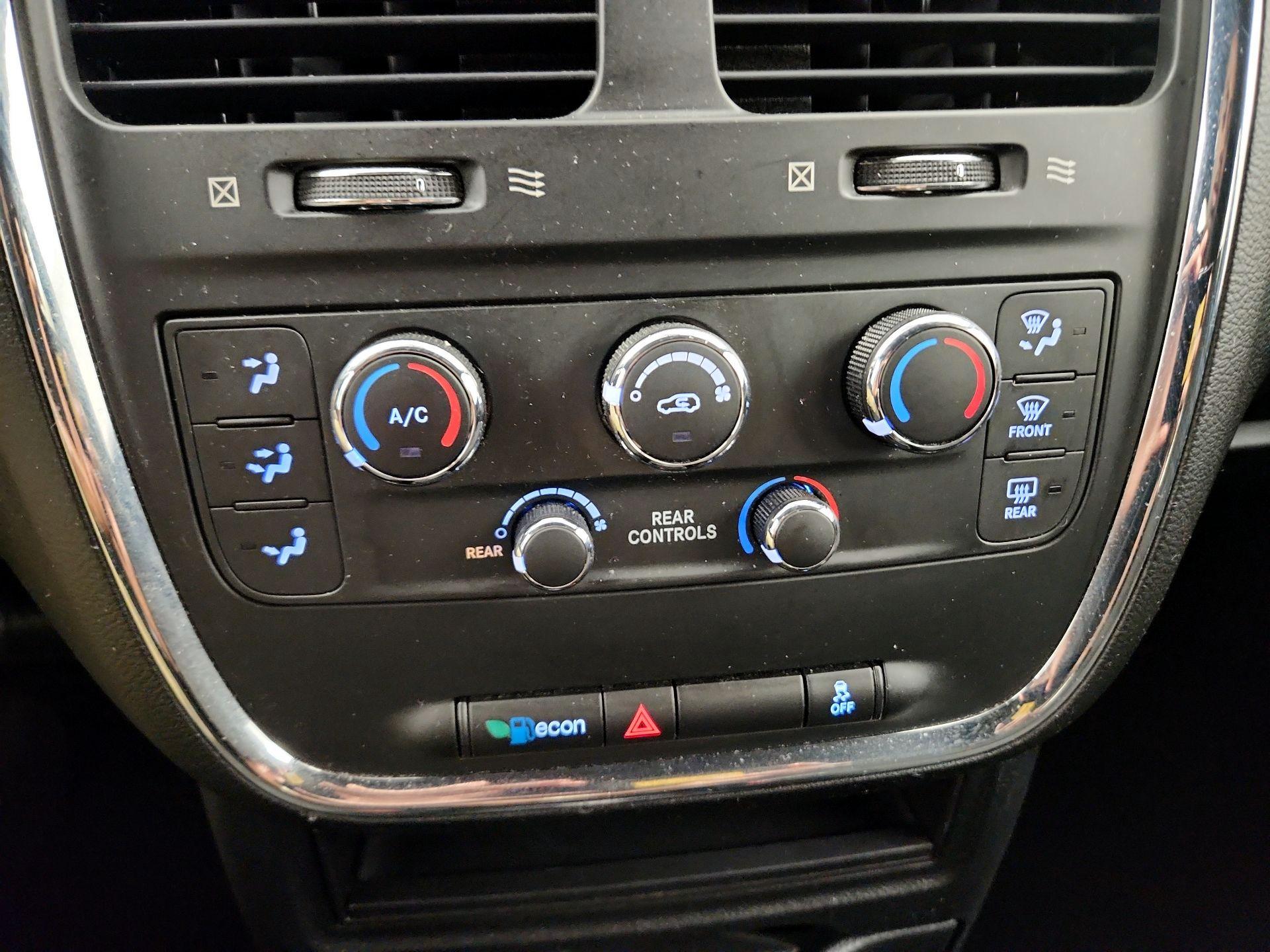 Thumbnail: 2017 Dodge Grand Caravan - 16