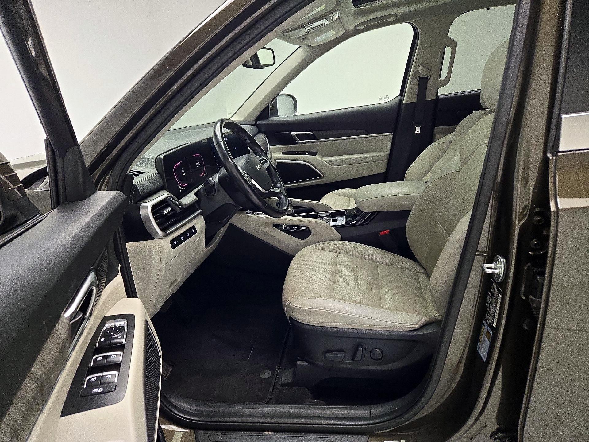 Thumbnail: 2023 Kia Telluride - 11