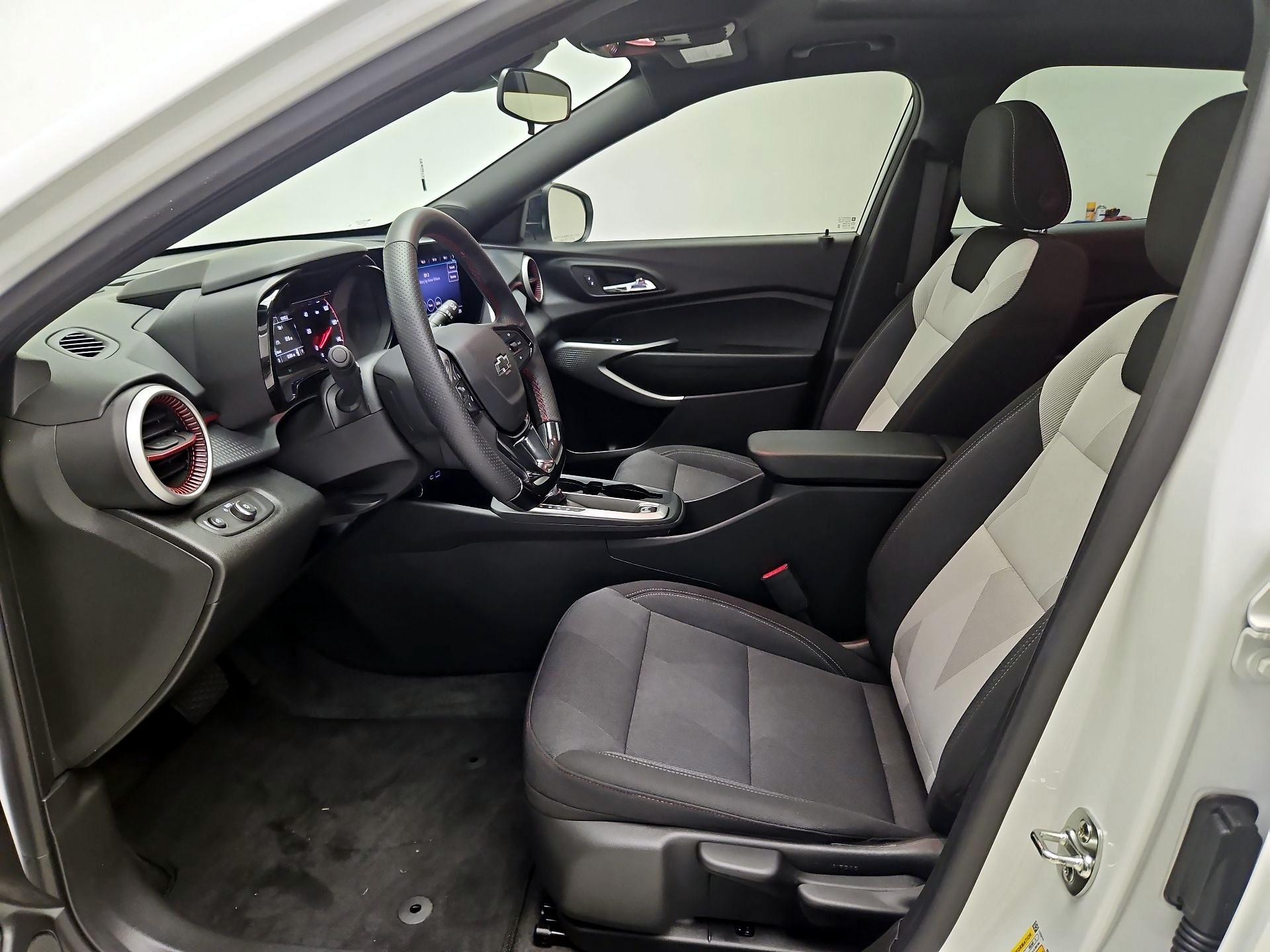 Thumbnail: 2025 Chevrolet Trax - 11