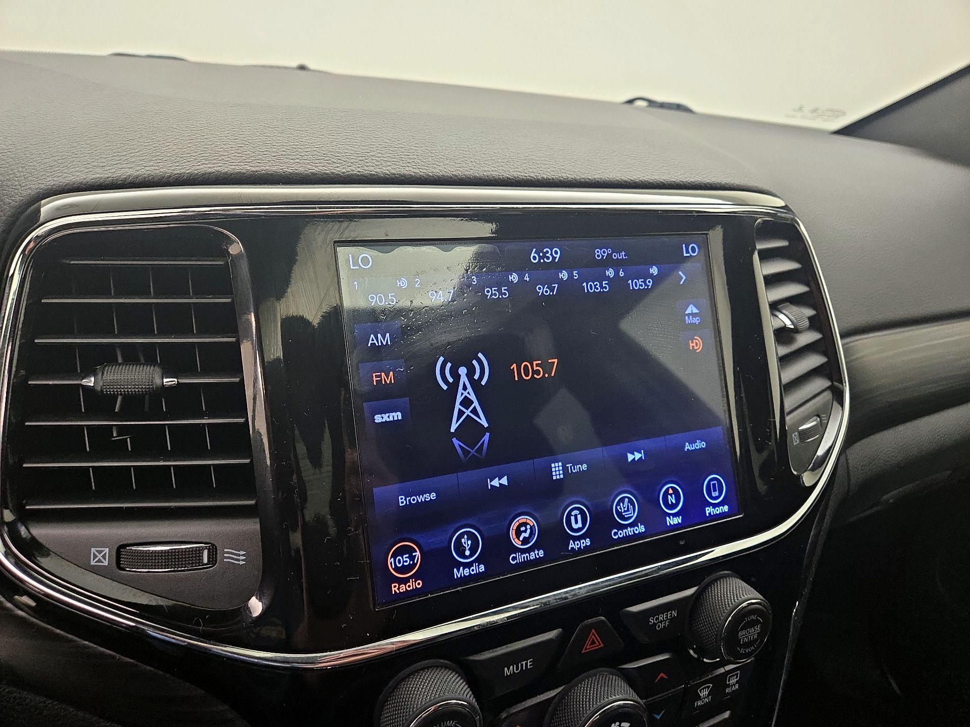 Thumbnail: 2019 Jeep Grand Cherokee - 16